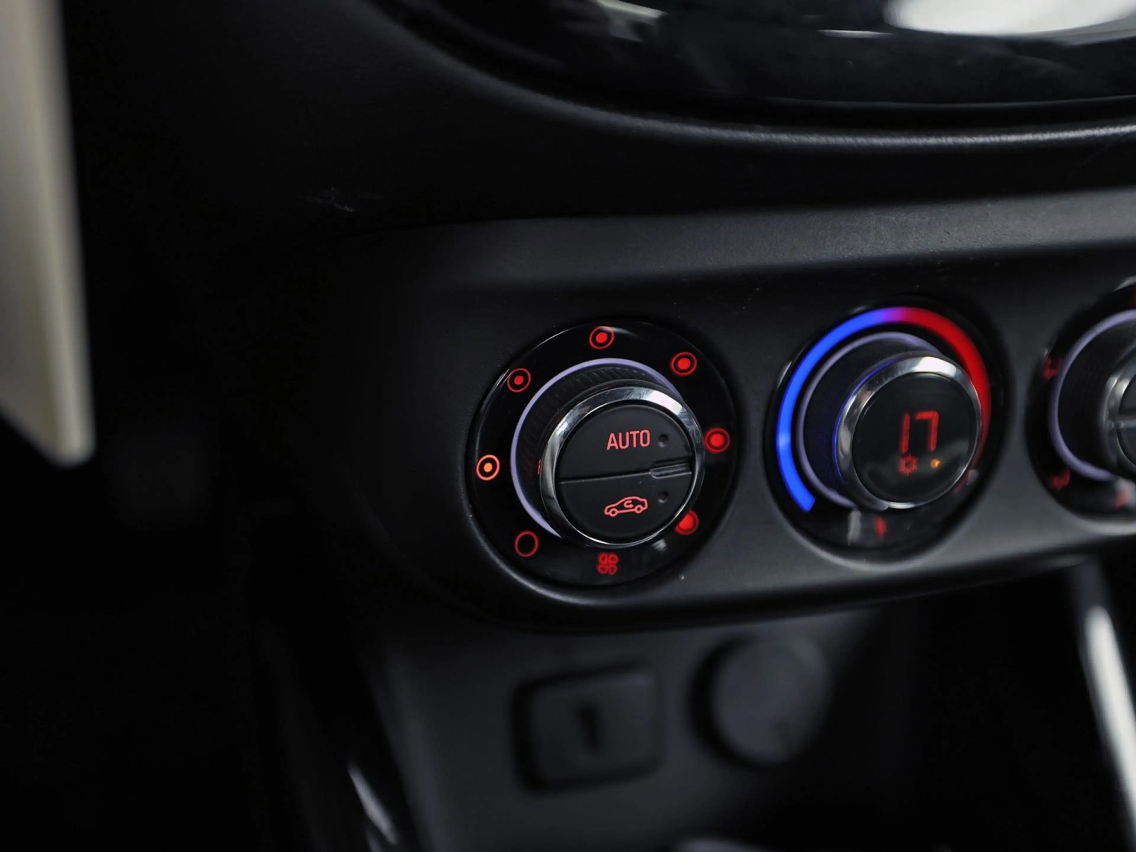 Opel Adam 1.0 Turbo Rocks Online Sports (SCHUIFDAK, APPLE CA — photo 11