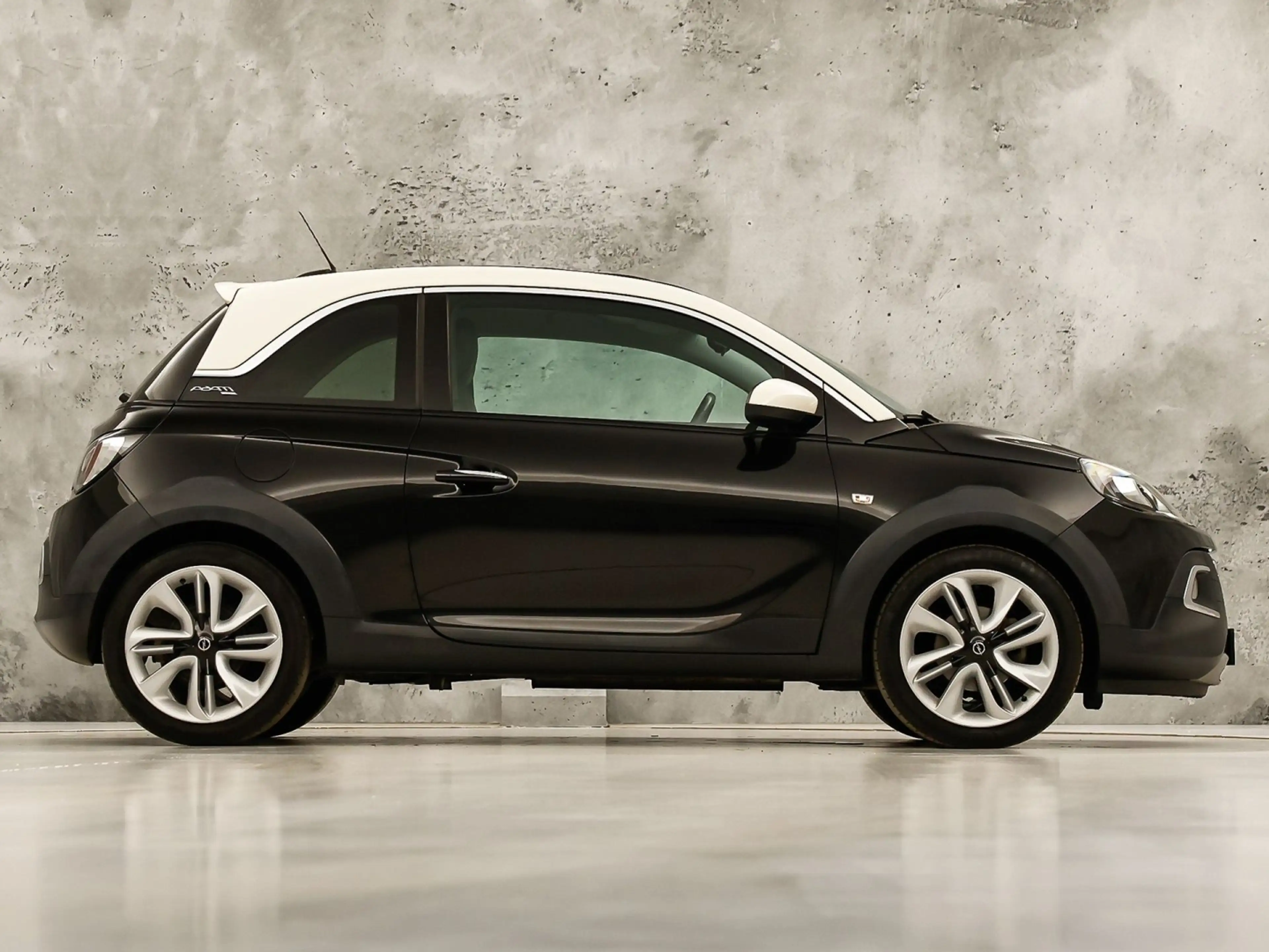 Opel Adam 1.0 Turbo Rocks Online Sports (SCHUIFDAK, APPLE CA — photo 4