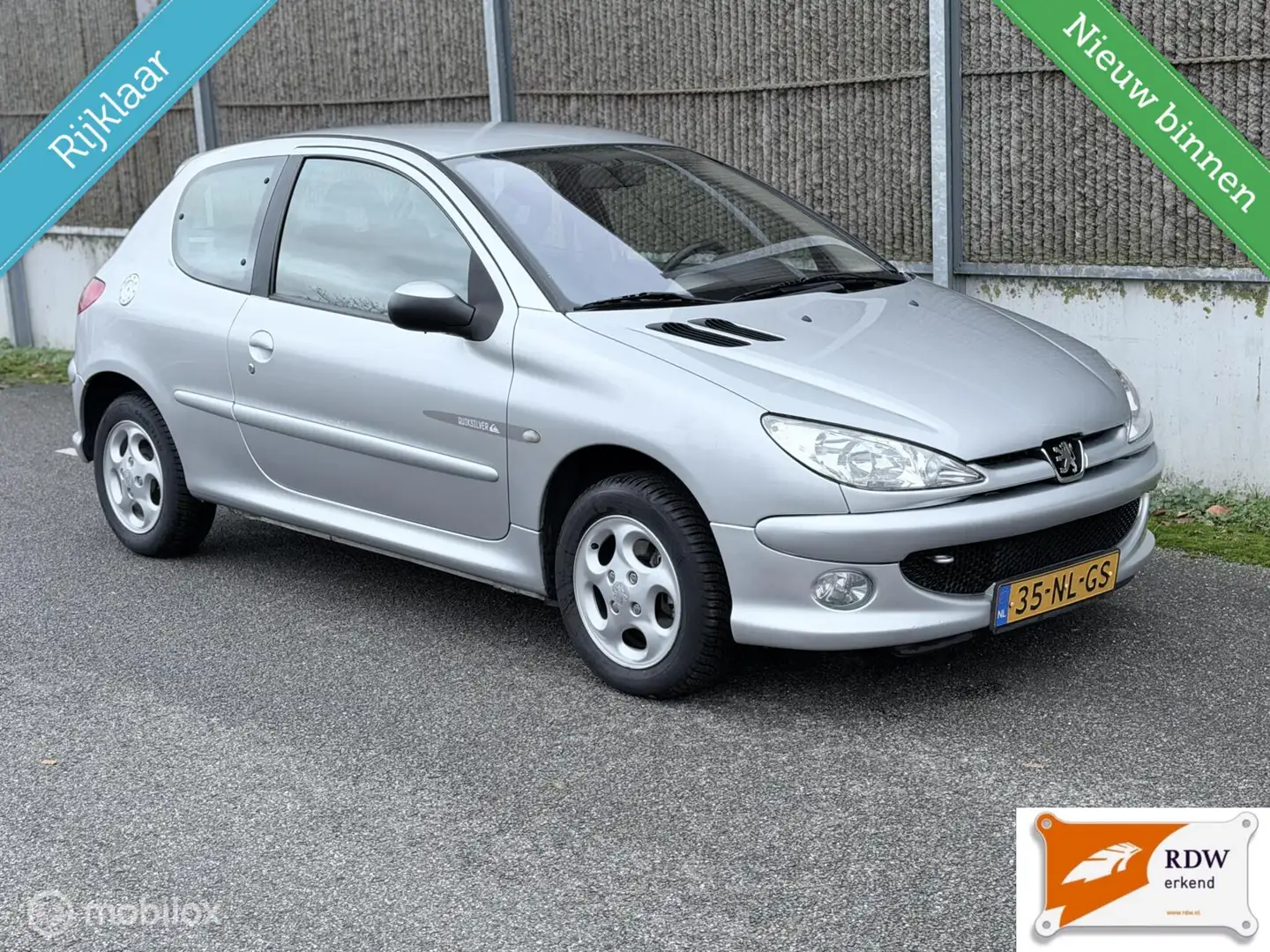 Peugeot 206 1.4 Pop' Art NAP/AIRCO/LAGE KM STAND/NETTE AUTO Grijs - 1