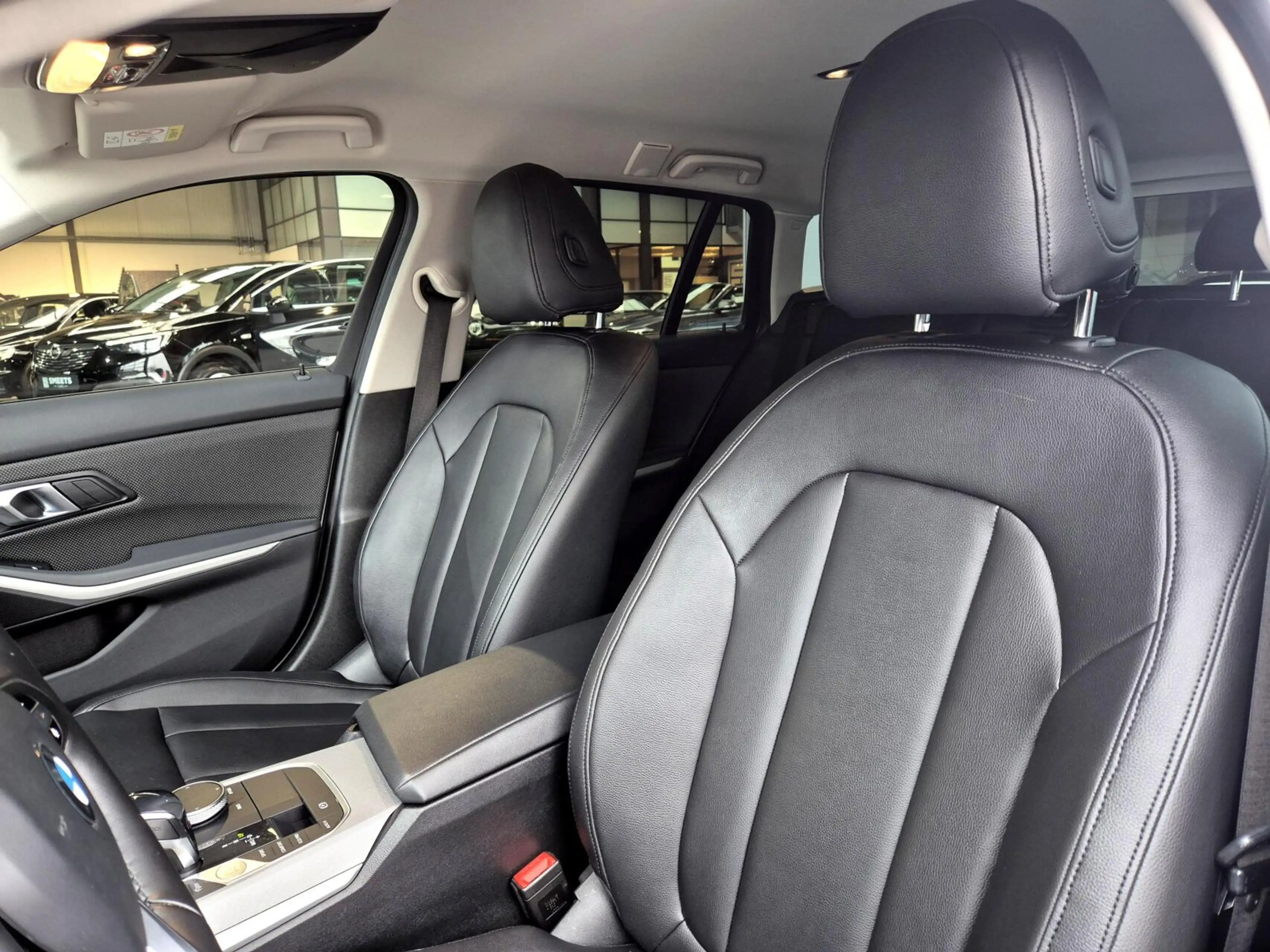 BMW 318 3-serie Touring 318i 2.0i Executive Shadow Automaa — photo 39