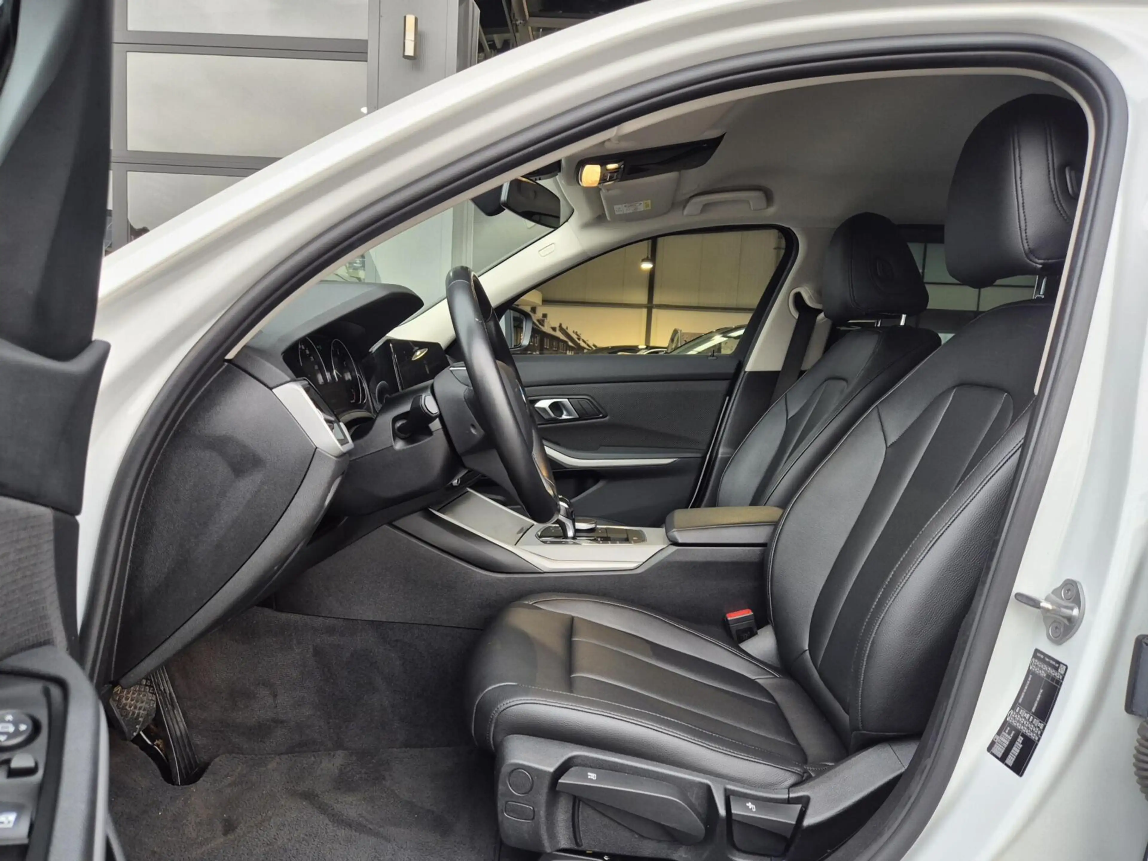 BMW 318 3-serie Touring 318i 2.0i Executive Shadow Automaa — photo 4