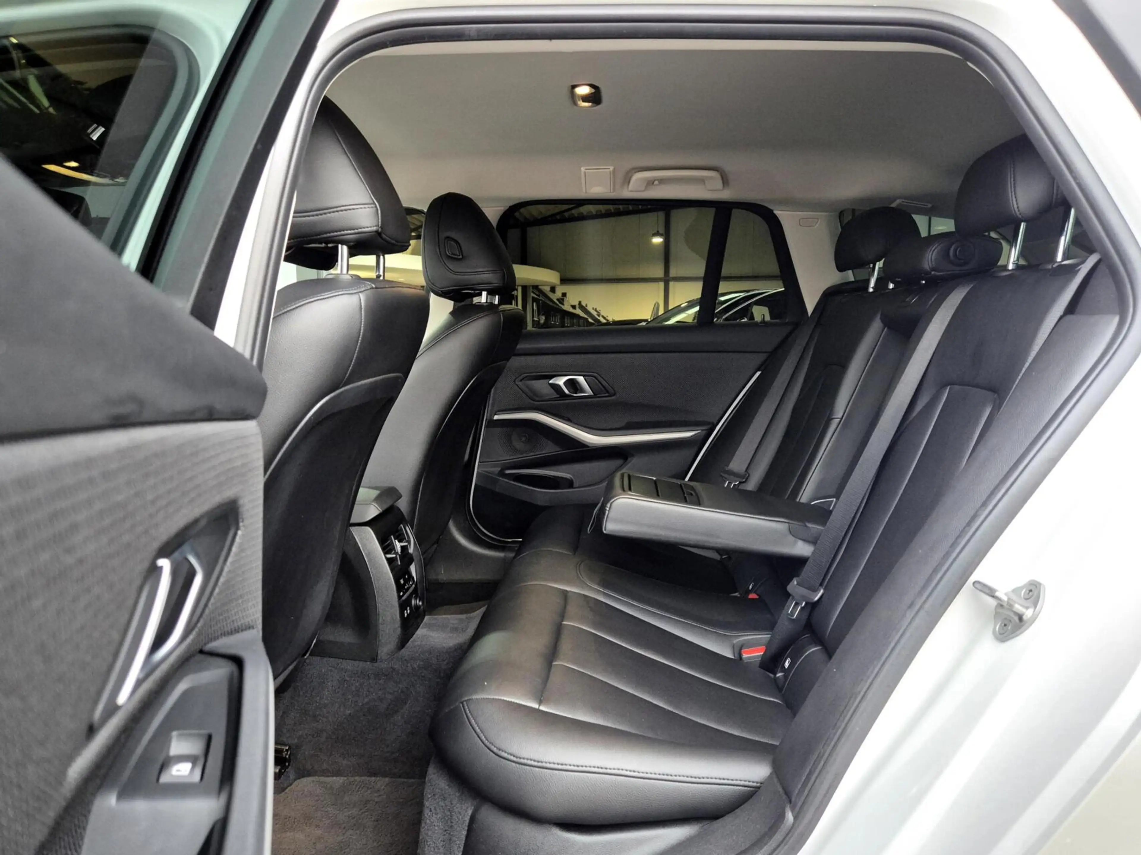 BMW 318 3-serie Touring 318i 2.0i Executive Shadow Automaa — photo 5