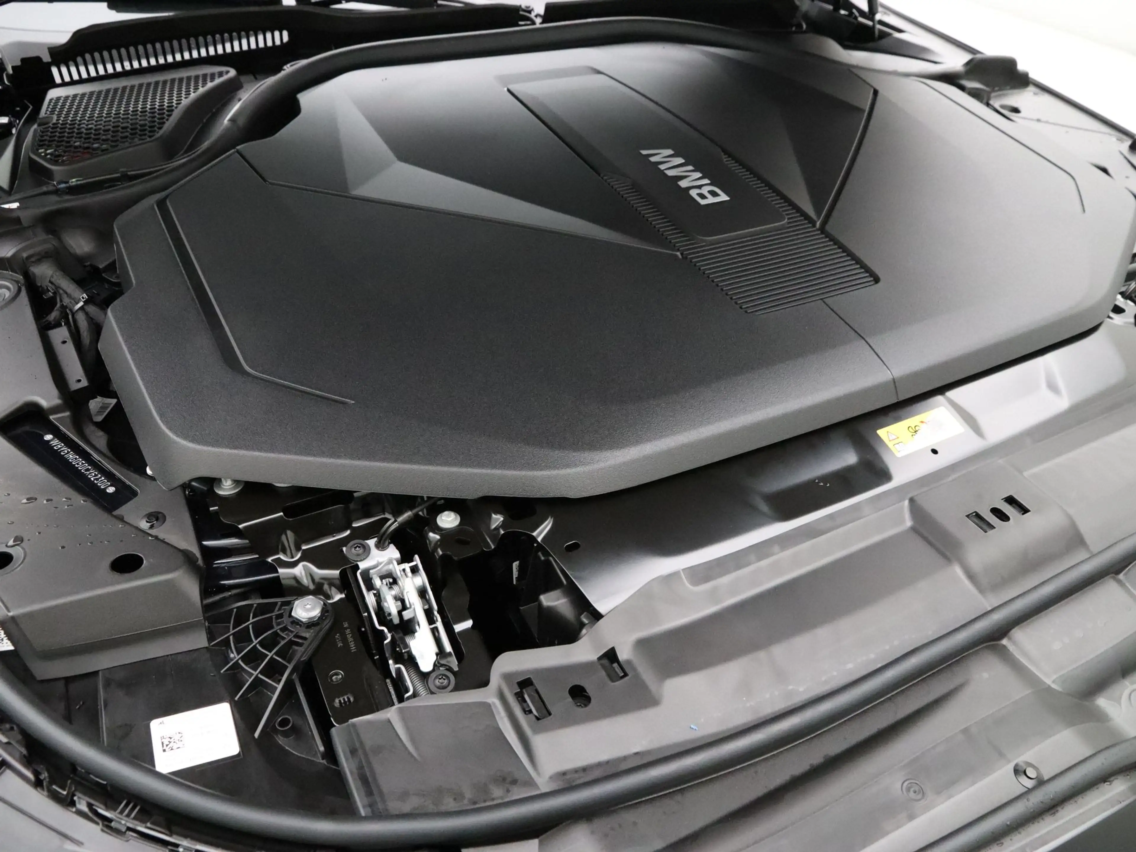 BMW i5 eDrive40 M Sport Edition 84 kWh — photo 4