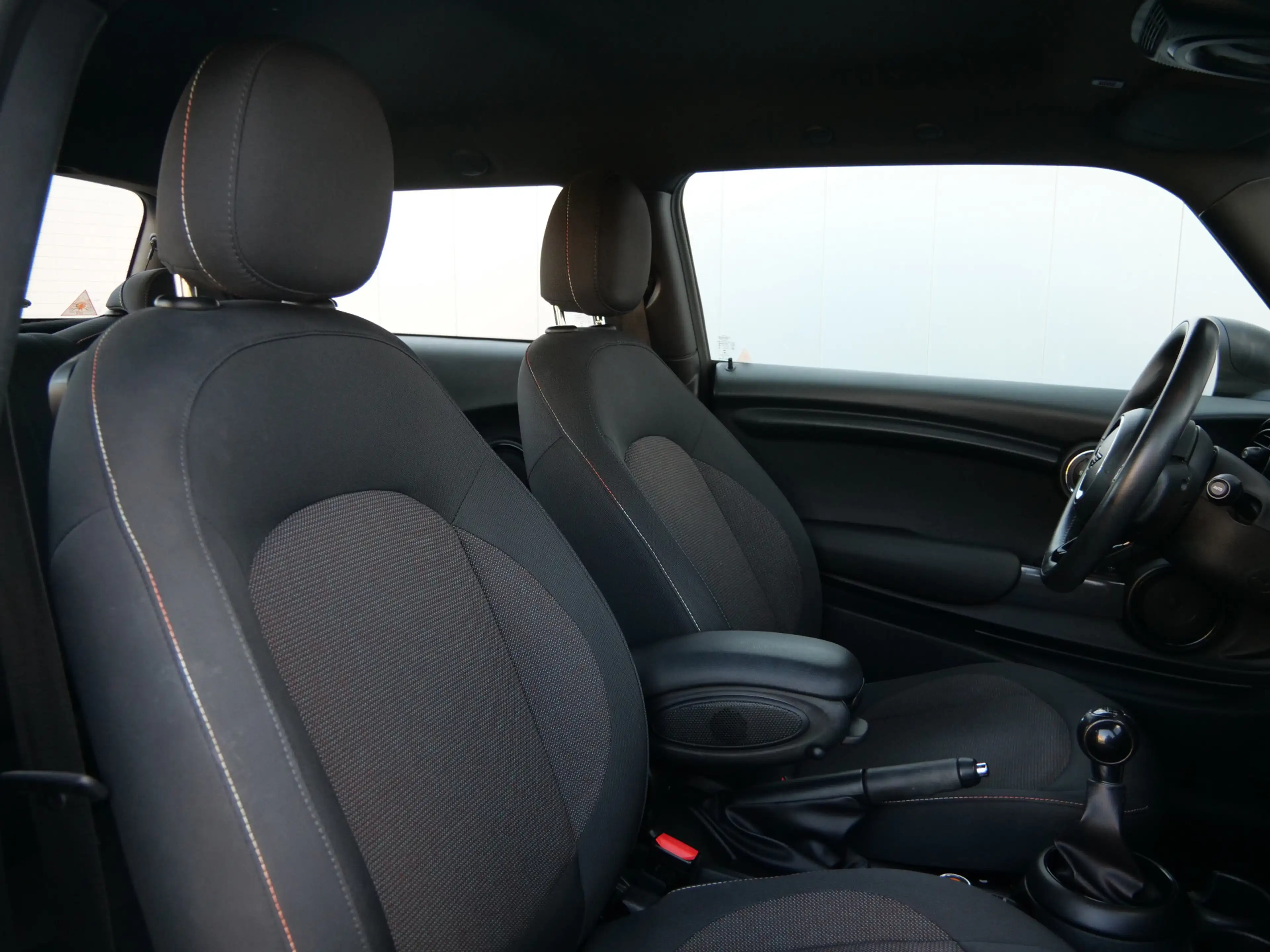 MINI One 3-Deurs 1.5 102 PK Navigatie / PDC / Cruise contro — photo 4
