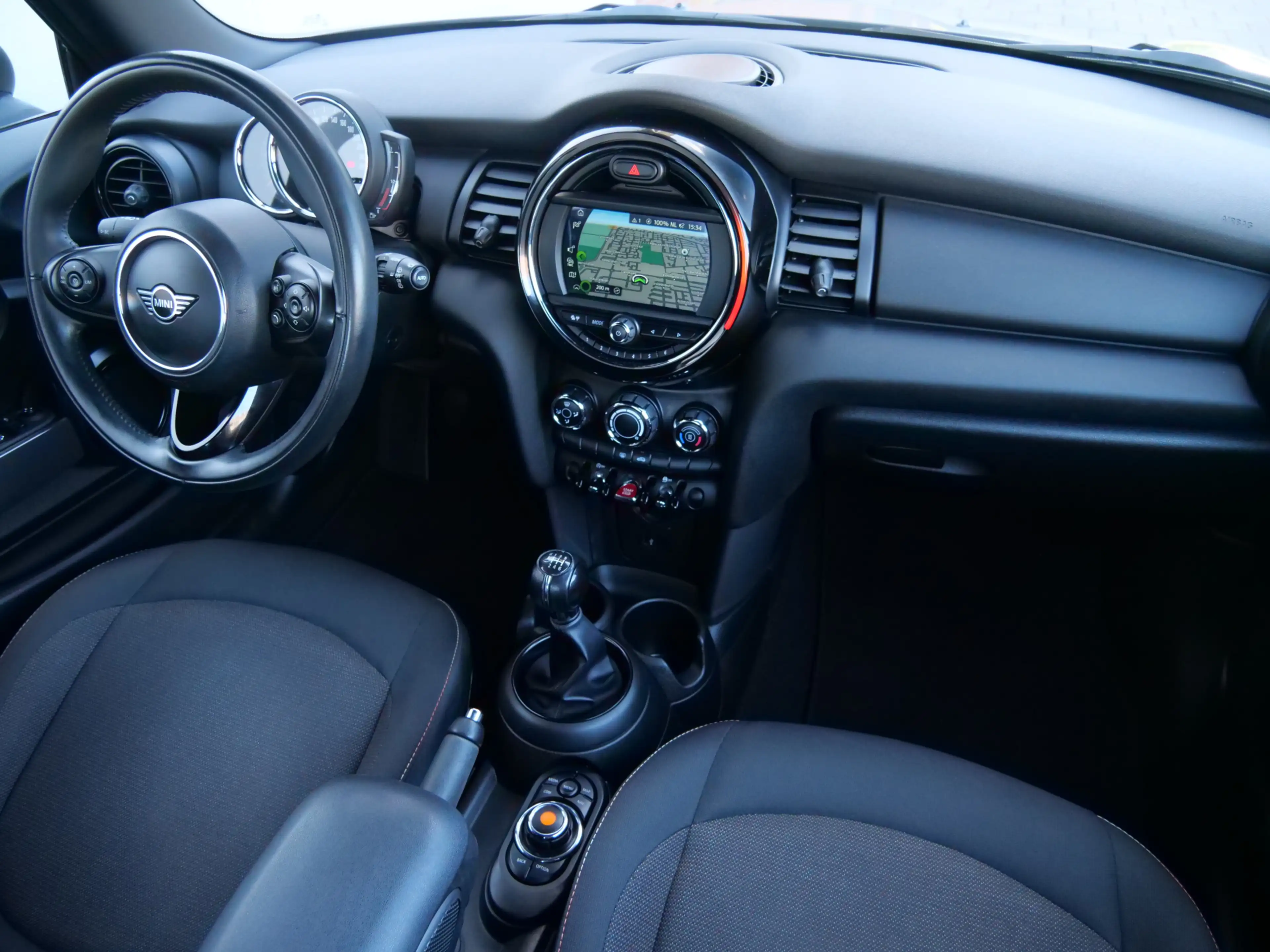 MINI One 3-Deurs 1.5 102 PK Navigatie / PDC / Cruise contro — photo 2