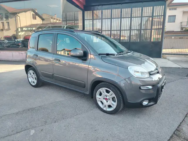 Fiat Panda 1.0 HYBRID C. LIFE - CLIMA A. - FENDI - V. SCURI