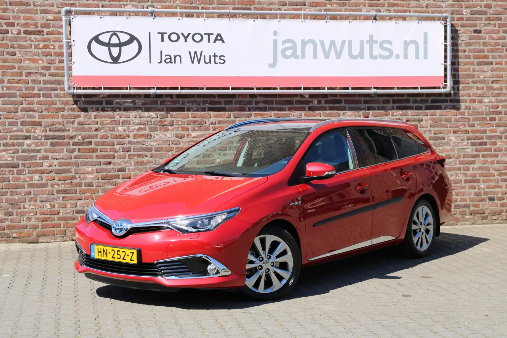Toyota Auris Touring Sports 1.8 Hybrid Executive + Panoramadak Rojo - 1