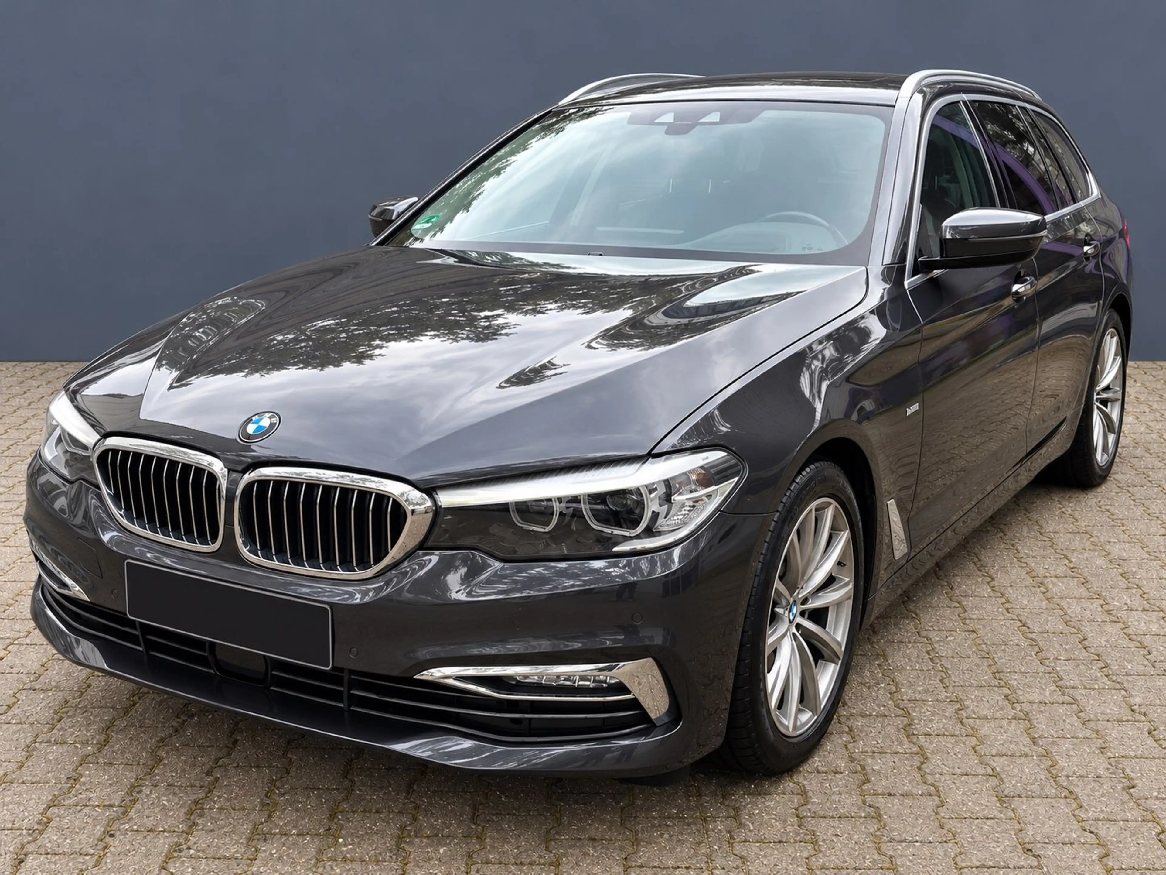 BMW 530 d xDrive Luxury Line * LEDER * NAVI * ACC *