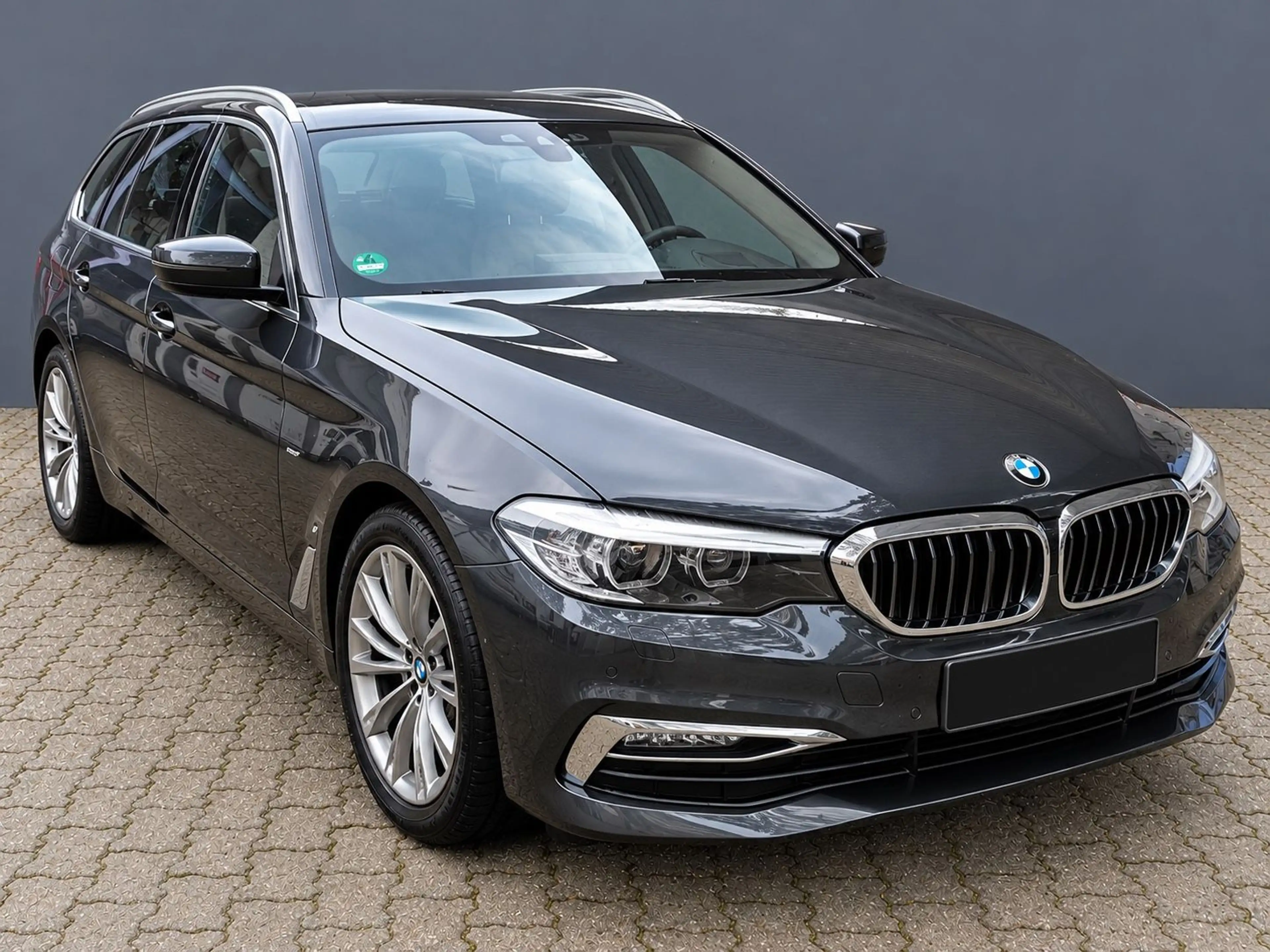 BMW 530 d xDrive Luxury Line * LEDER * NAVI * ACC * — photo 3