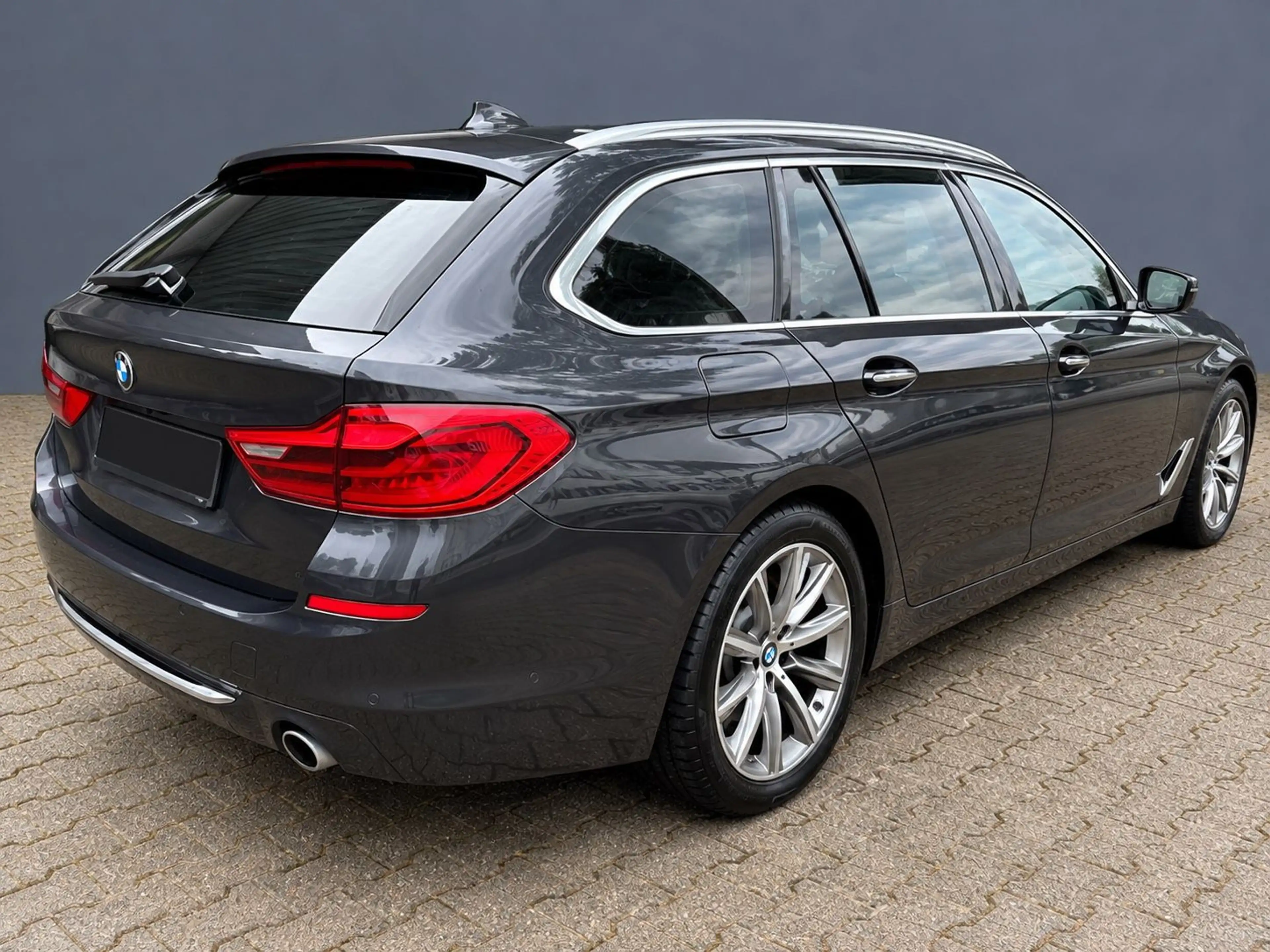 BMW 530 d xDrive Luxury Line * LEDER * NAVI * ACC * — photo 5
