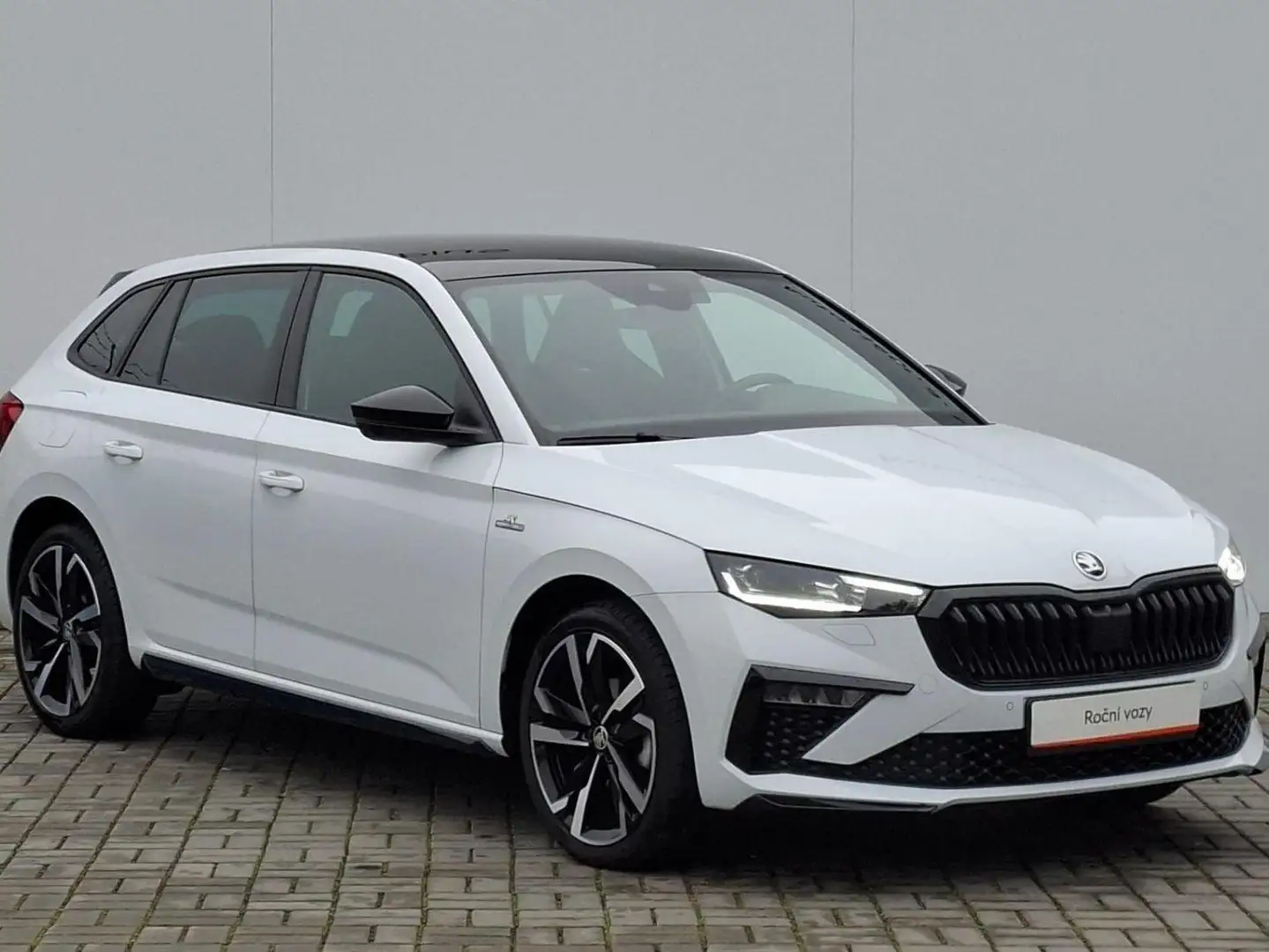 Skoda Scala Monte Carlo !! SUPER AUSSTATTUNG + AHK !! Weiß - 1