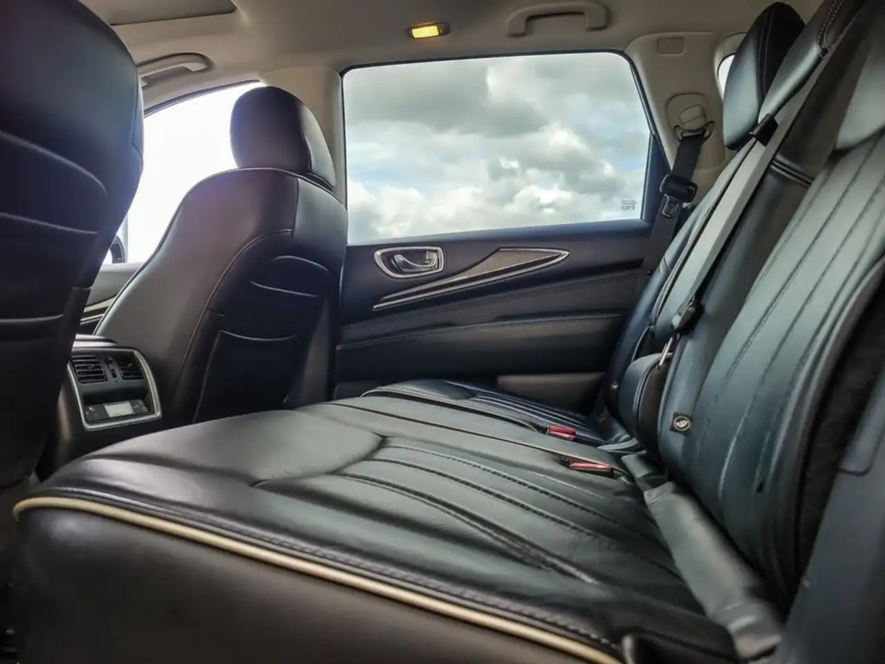 Infiniti QX60 photo Infiniti QX60
