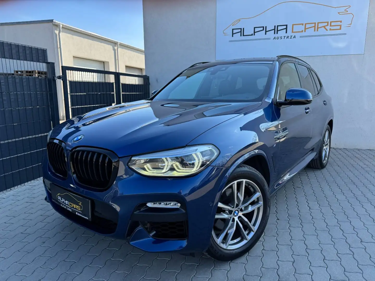 BMW X3 xDrive 20d M-Sport Blau - 1