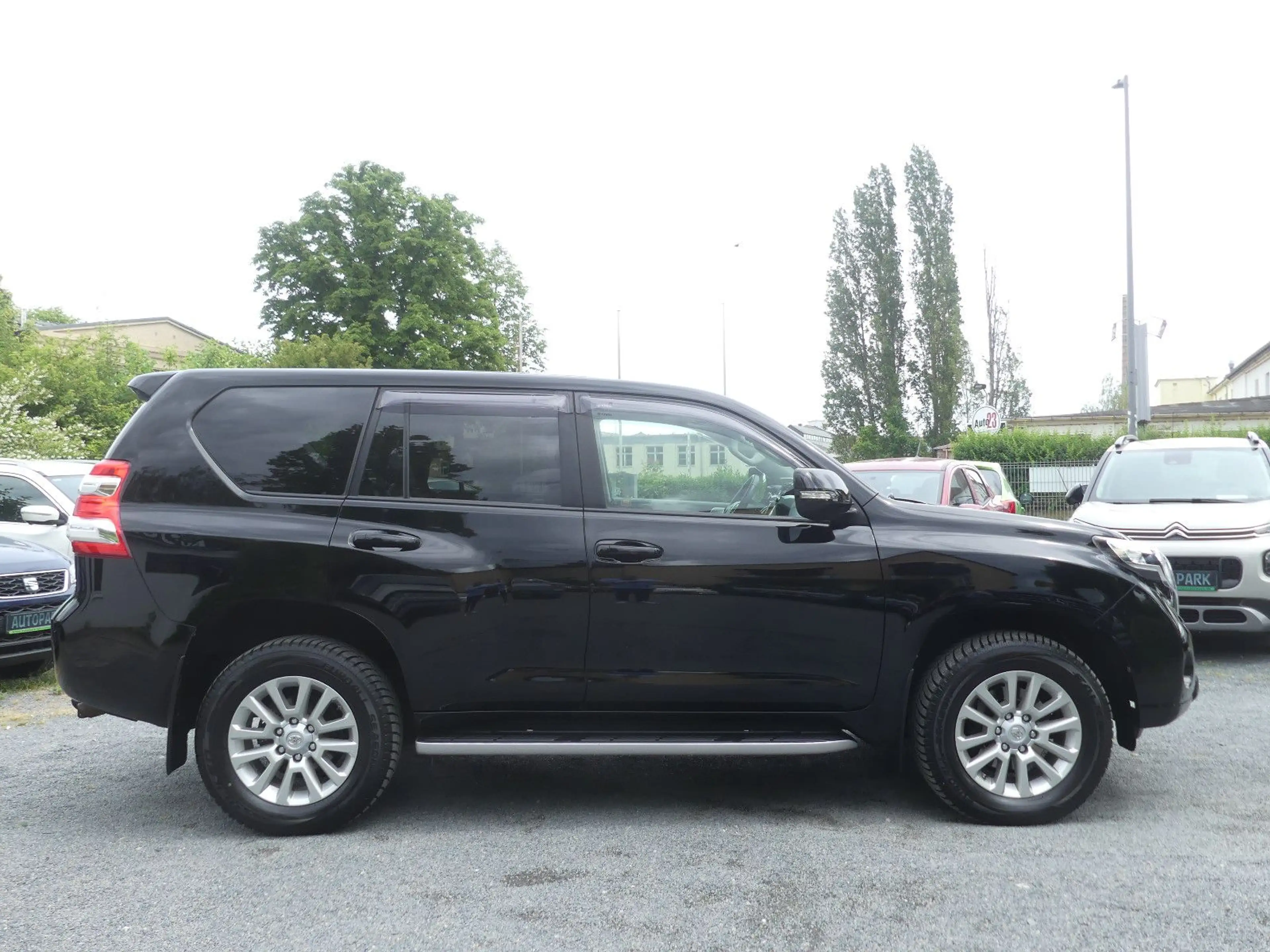 Toyota Land Cruiser Executive*Leder*Navi*AHK*Nr.19 — photo 4