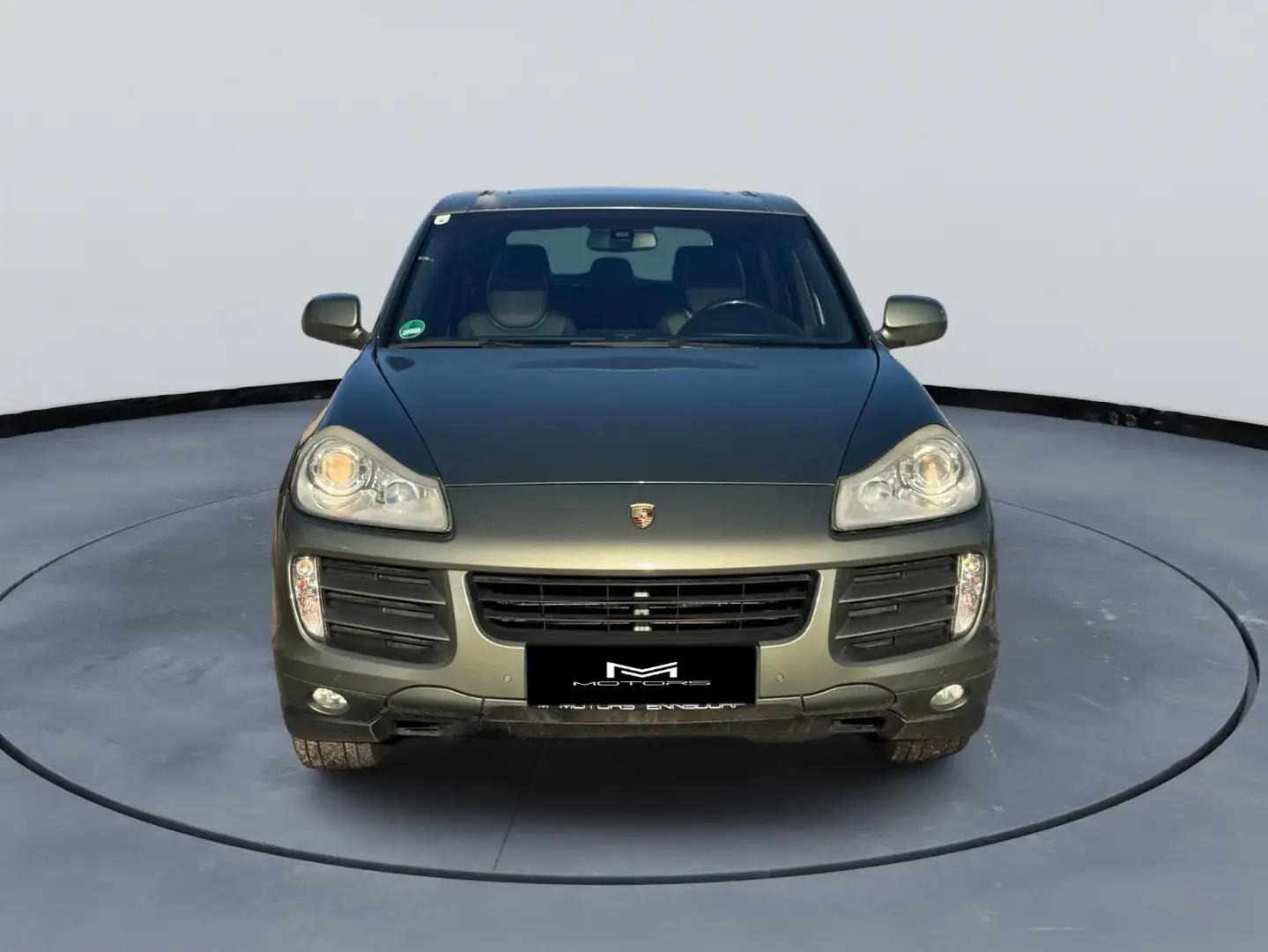 Porsche Cayenne Basis Grün - 2