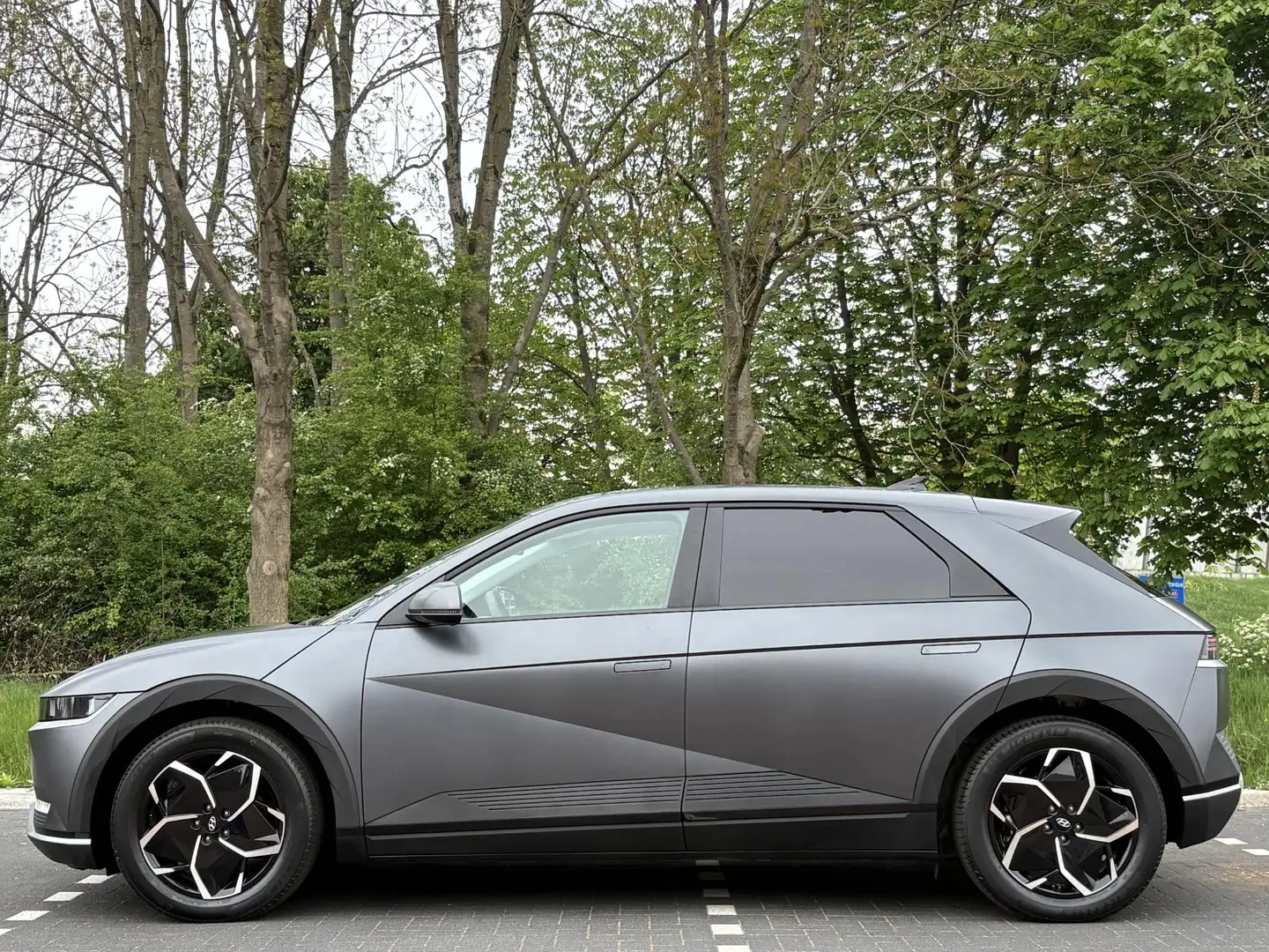 Hyundai IONIQ 5 Connect+ 58 kWh |€19.783 KORTING|WARMTEPOMP|STOELV Grijs - 2