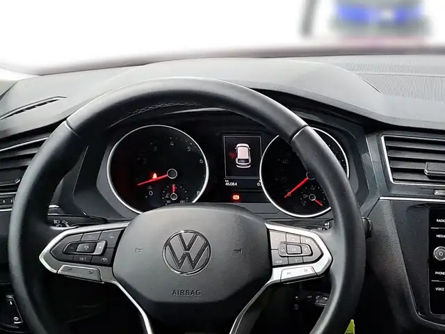 Volkswagen Tiguan view 12