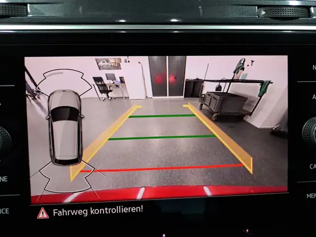 Volkswagen Tiguan view 13
