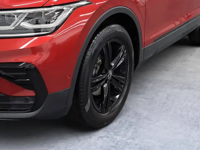 Volkswagen Tiguan view 6