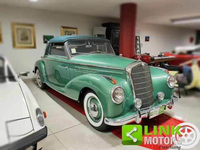 Mercedes-Benz 220 A