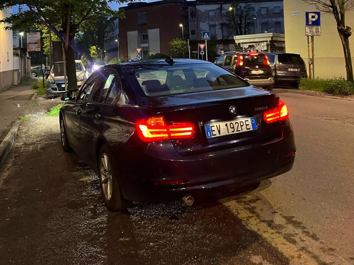 BMW 316 Serie 3 F30 2011 Berlina 316d Business auto Blu/Azzurro - 2