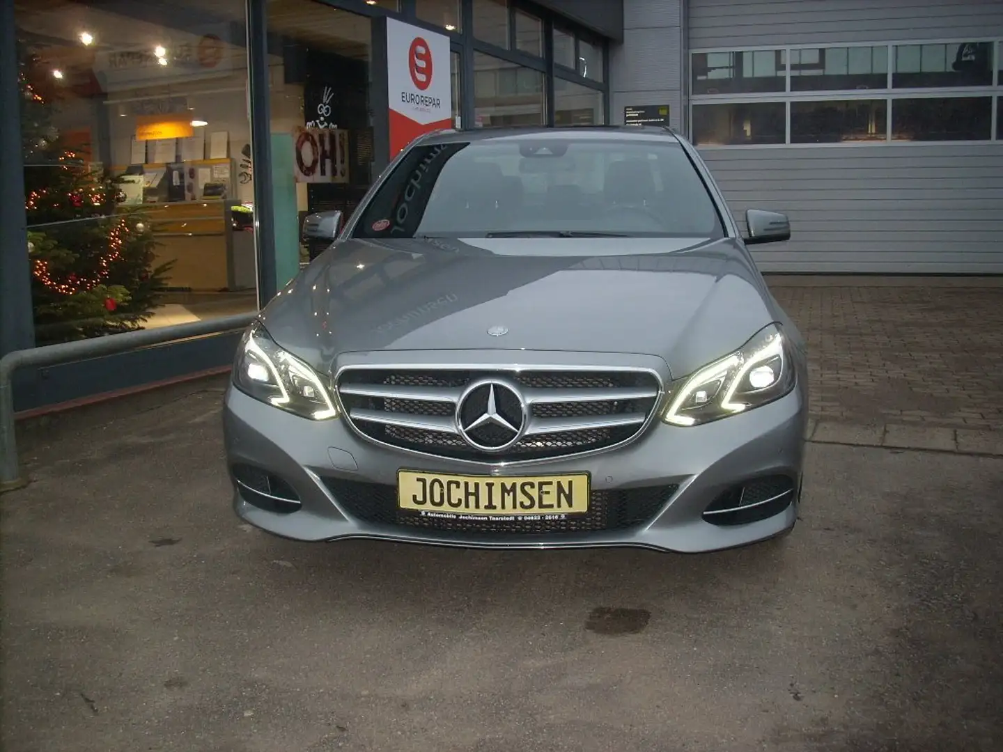 Mercedes-Benz E 200 E 200 CGI AT  Leder Sitzheizung Schiebedach Argent - 2