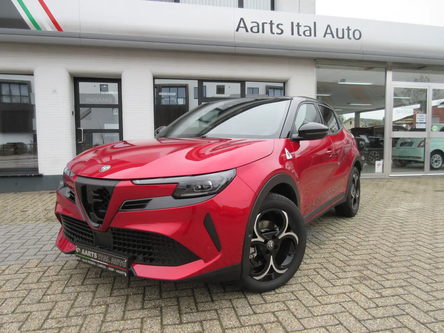 Alfa Romeo Junior Ibrida Speciale 1.2 Rood - 1