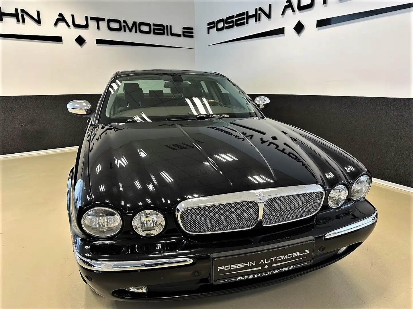 Jaguar XJ 2.7 D XJ6 Aut. Executive Navi Leder Černá - 2