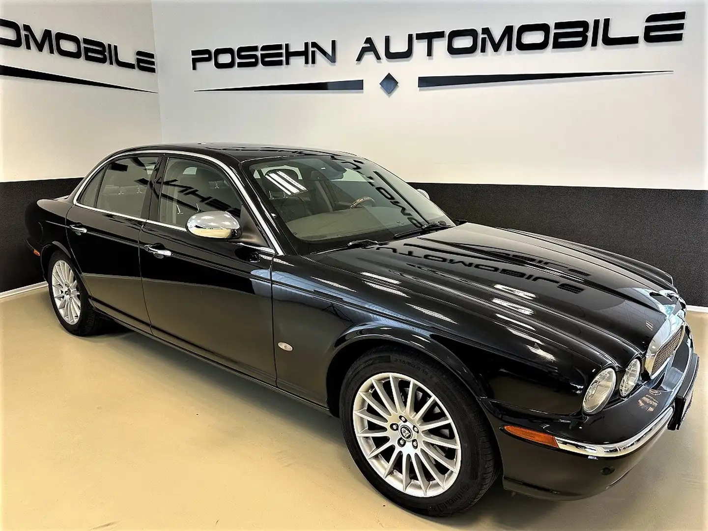 Jaguar XJ 2.7 D XJ6 Aut. Executive Navi Leder Černá - 1