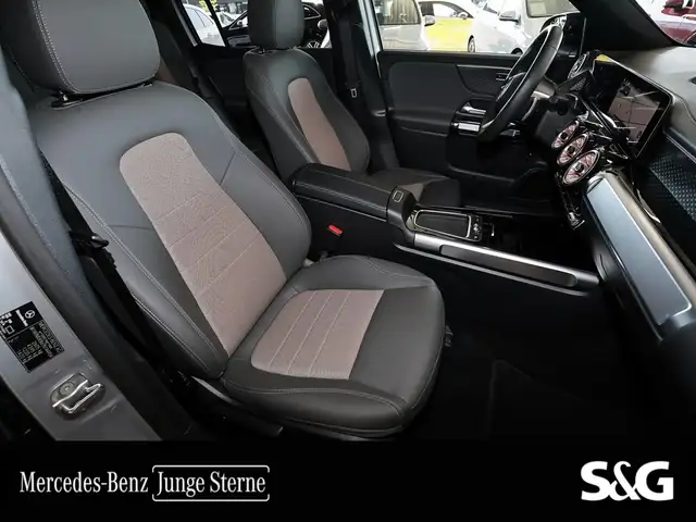 Mercedes-Benz EQB view 8