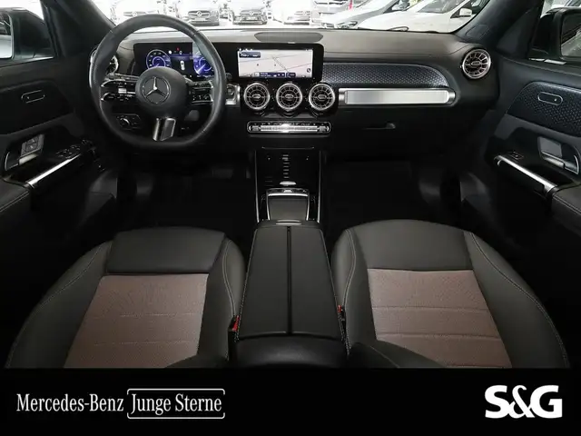 Mercedes-Benz EQB view 9