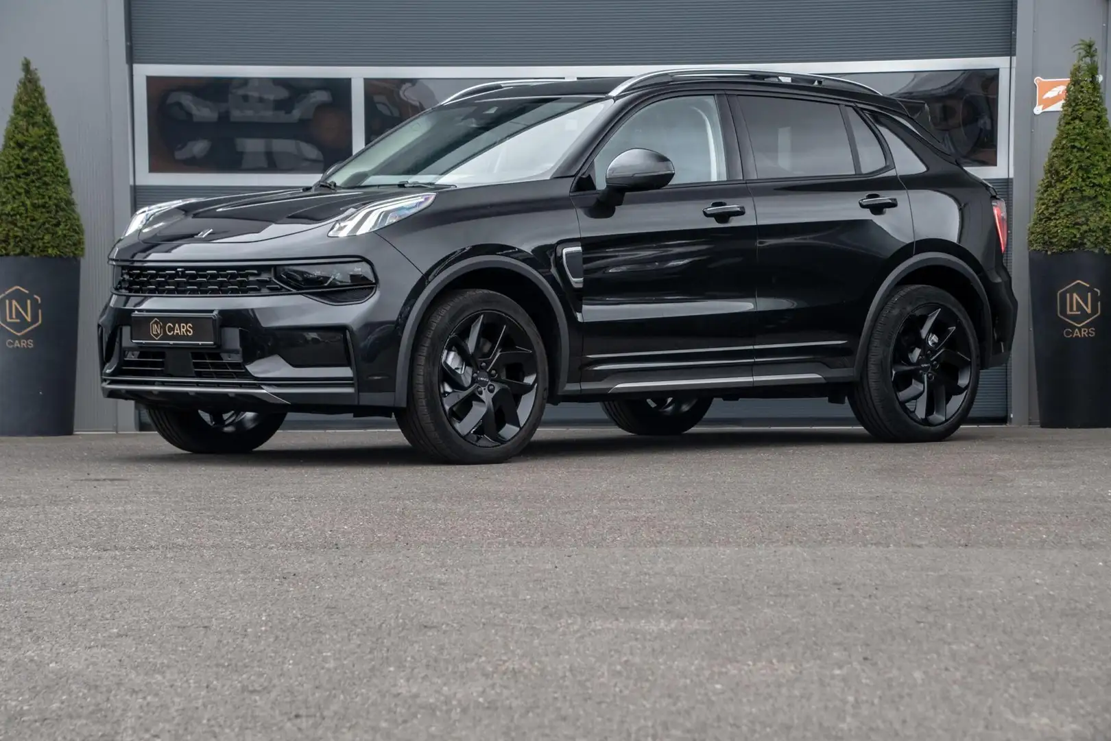 Lynk & Co 01 1.5 | Pano | DAB | Black | 360 camera Zwart - 1