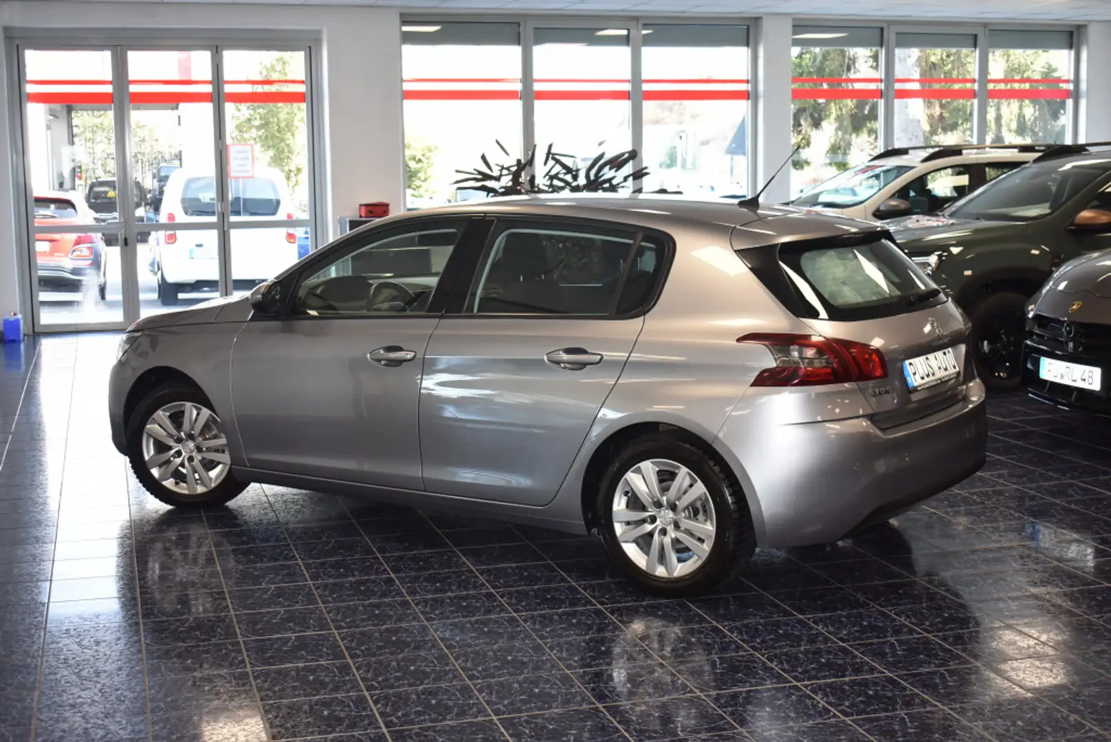Peugeot 308 1.2 Lim Active Virtual Klimaaut PDC Grau - 2
