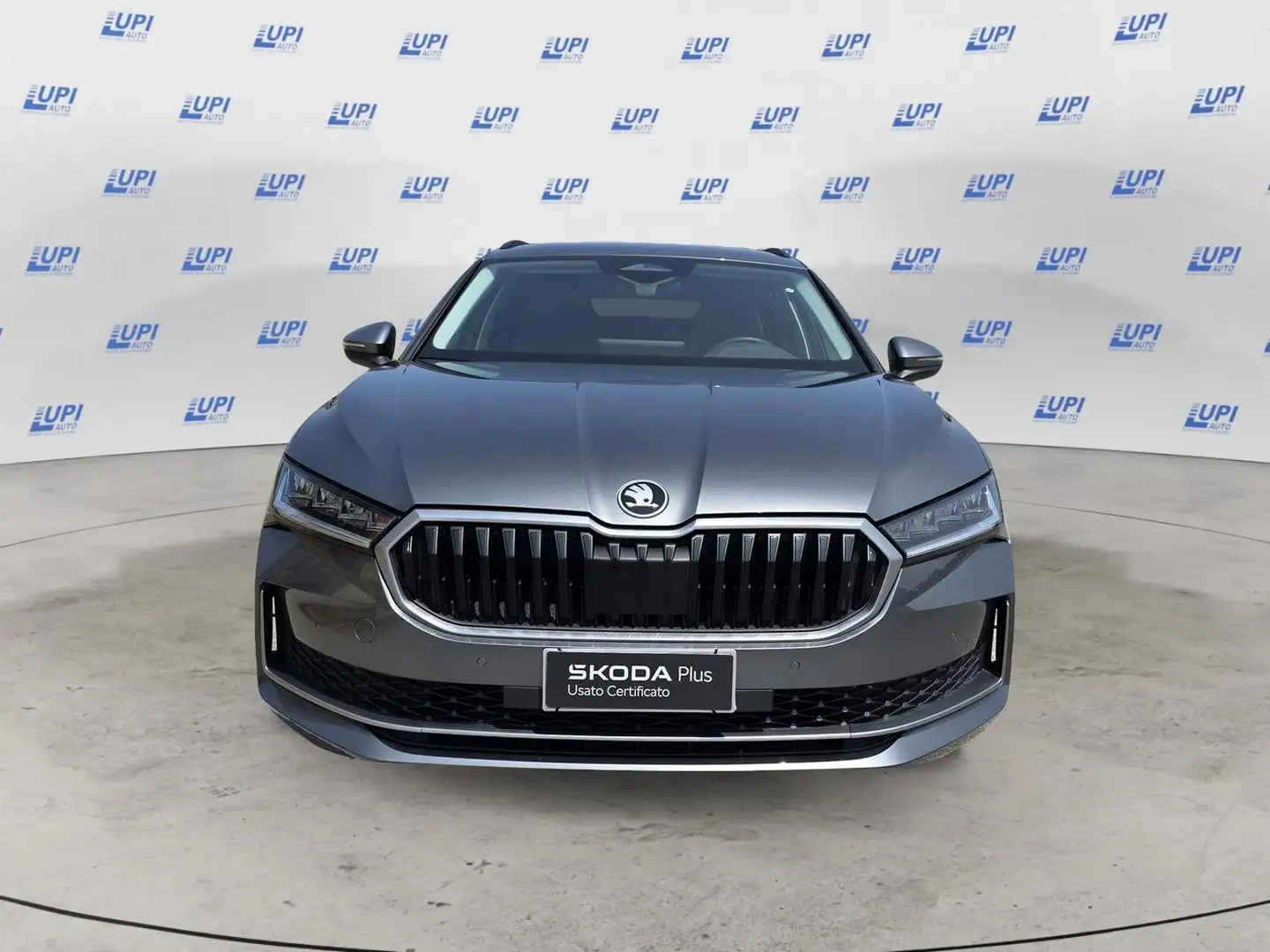 Skoda Superb Wagon 2.0 tdi Selection 150cv dsg Grigio - 2