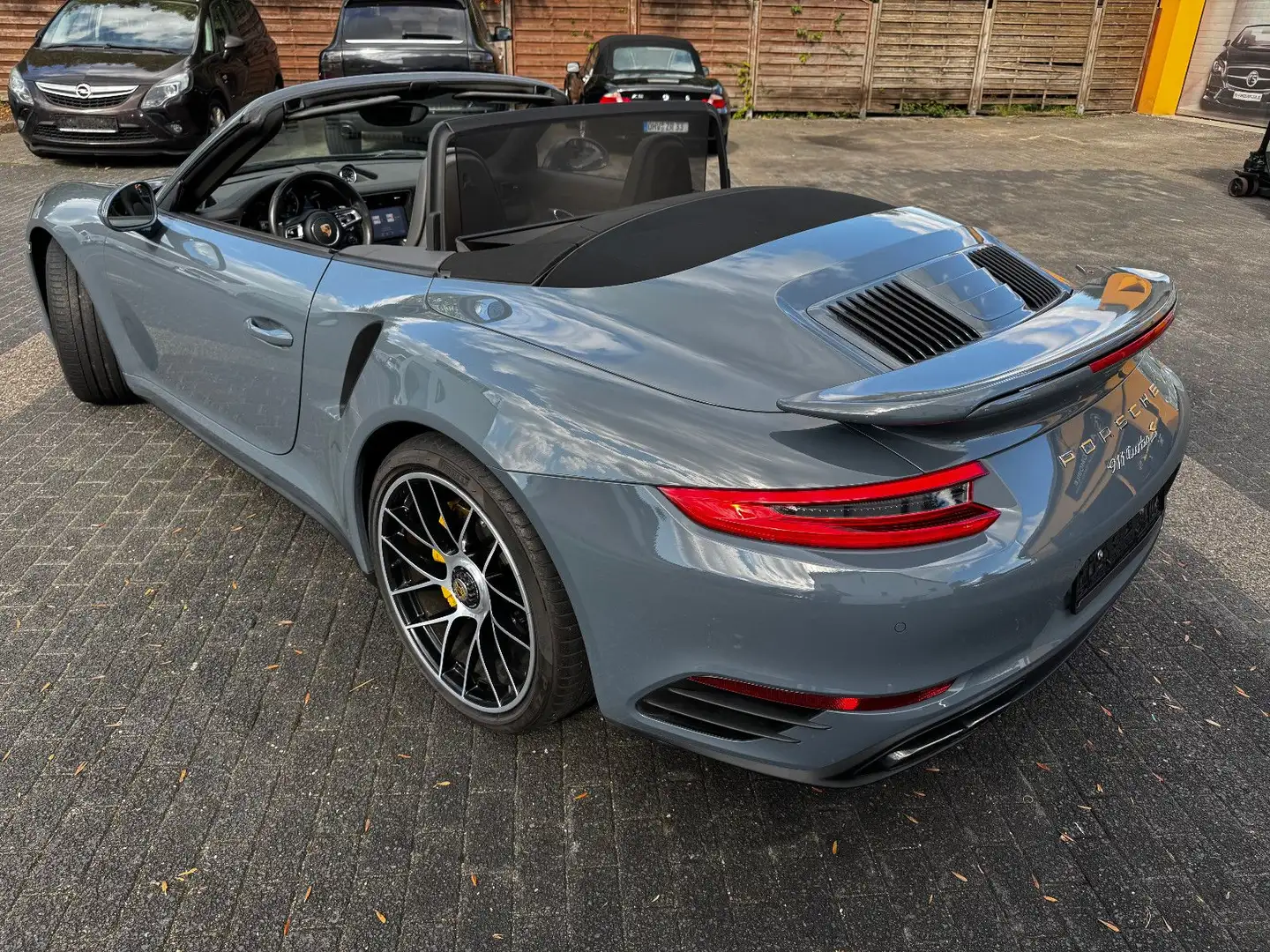 Porsche 911 Turbo S Cabrio-Burmester-Chrono Sport+TV+DAB Blau - 2