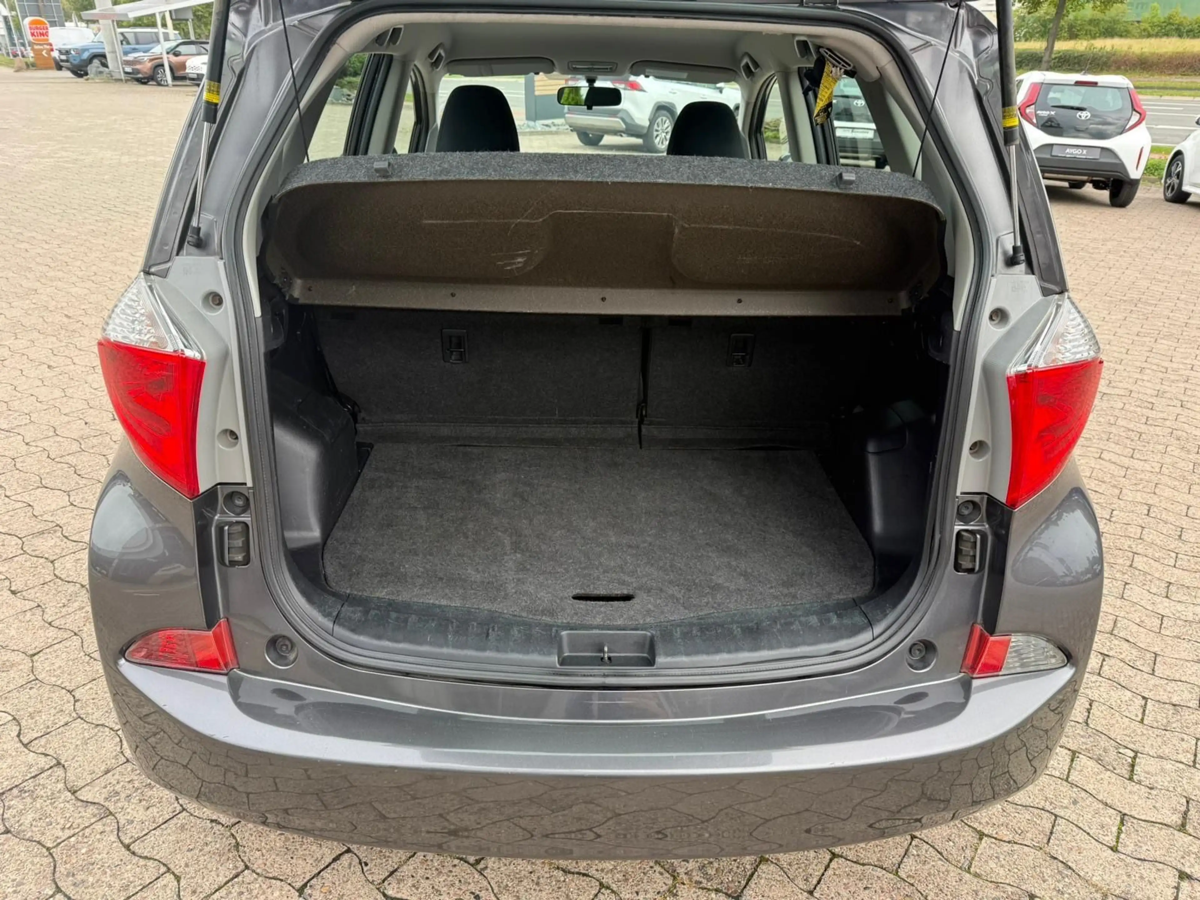 Toyota Verso-S Life **RÜCKFAHRKAMERA** — photo 4