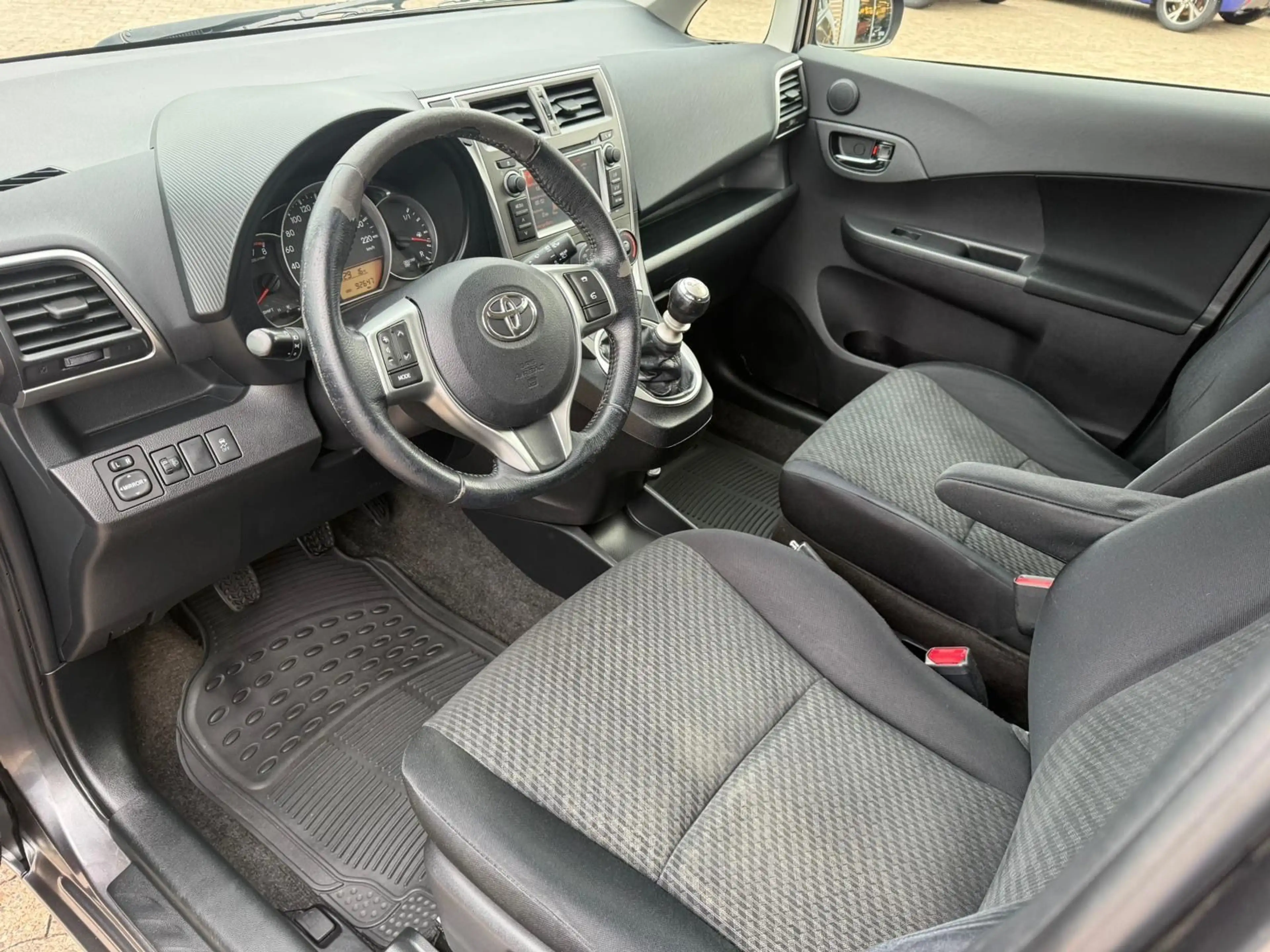 Toyota Verso-S Life **RÜCKFAHRKAMERA** — photo 12