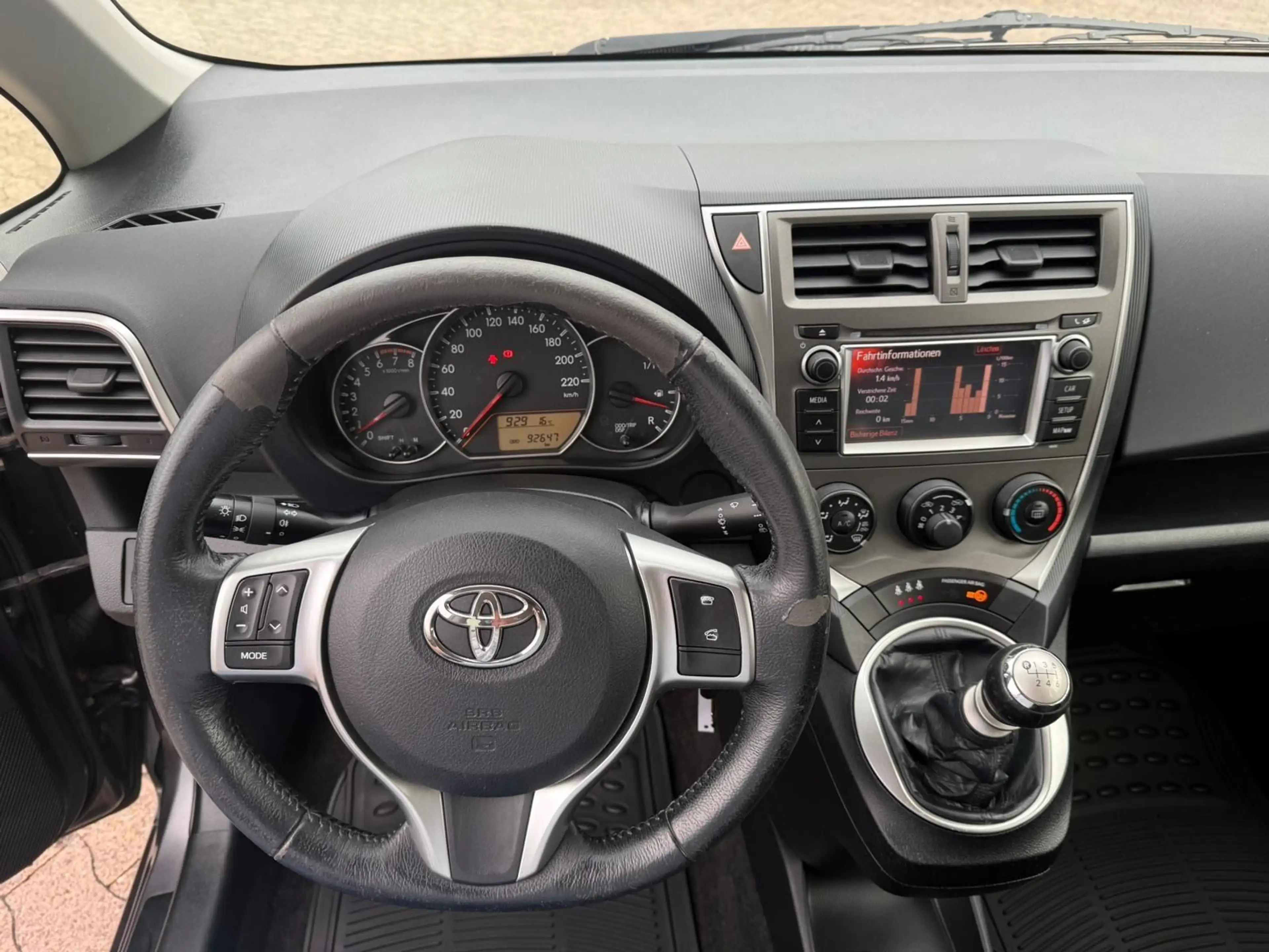 Toyota Verso-S Life **RÜCKFAHRKAMERA** — photo 11