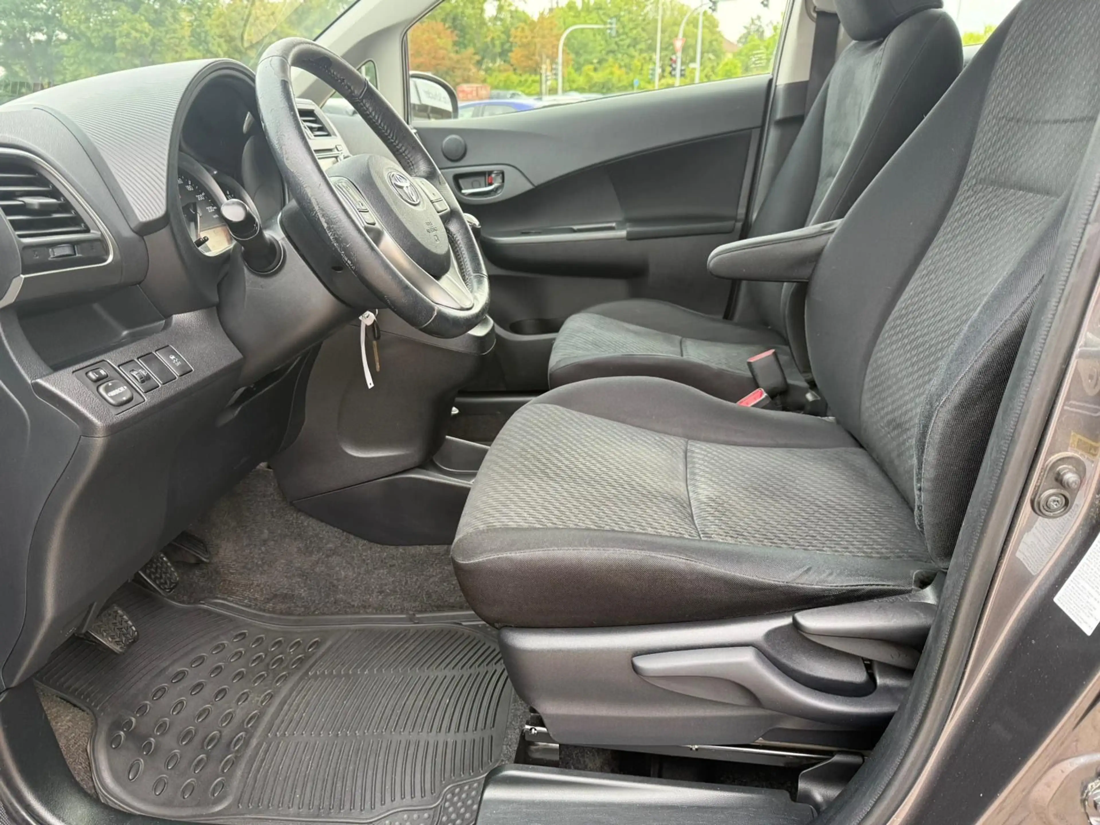 Toyota Verso-S Life **RÜCKFAHRKAMERA** — photo 10