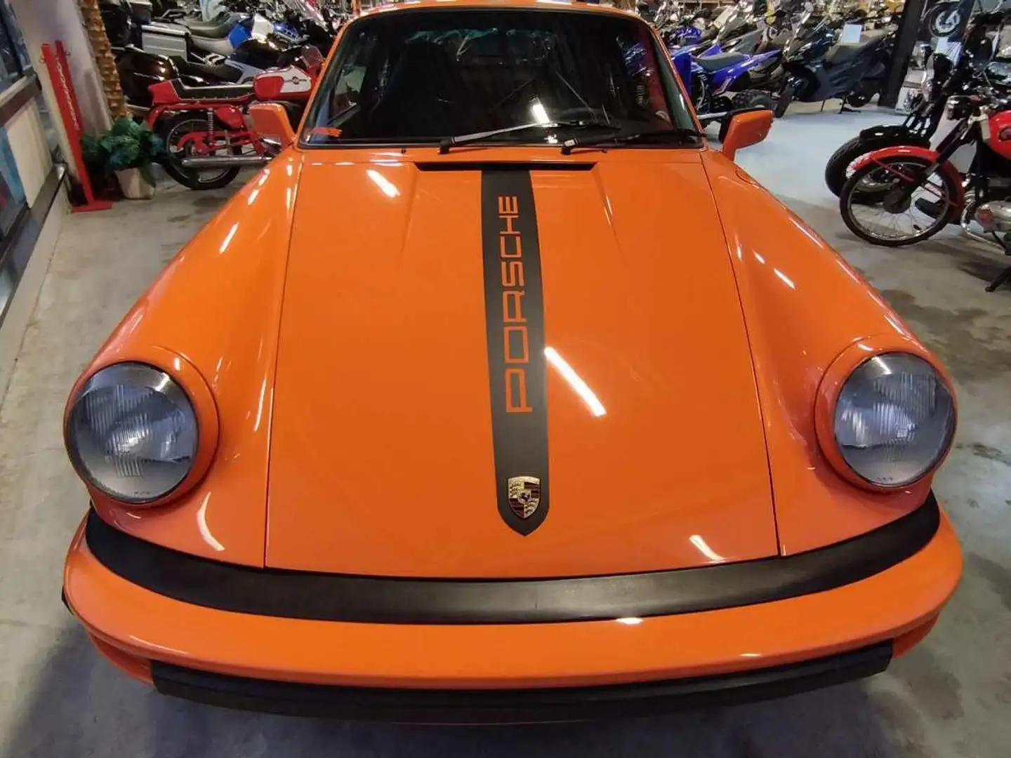 Porsche 911 Orange - 1