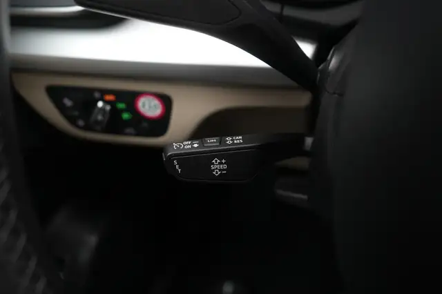 Audi Q5 view 18