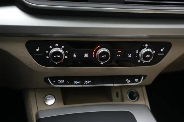 Audi Q5 view 14