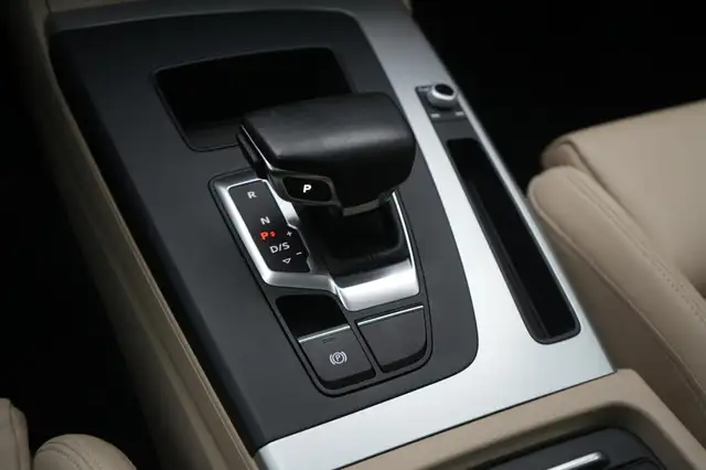 Audi Q5 view 15