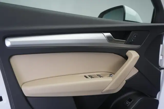 Audi Q5 view 21