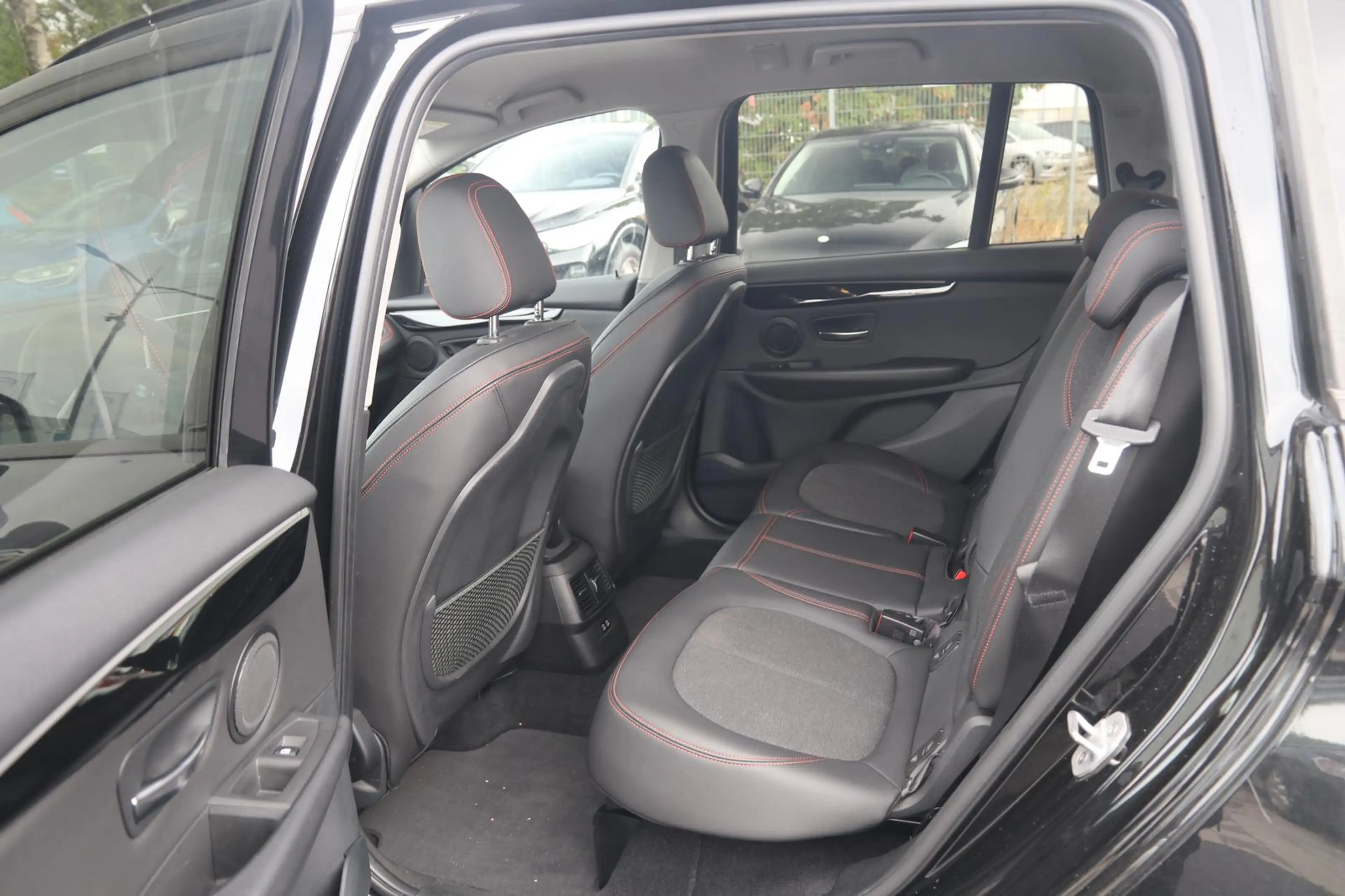 BMW 216 i Gran Tourer Sport Line *Navi*Sitzheiz* — photo 15