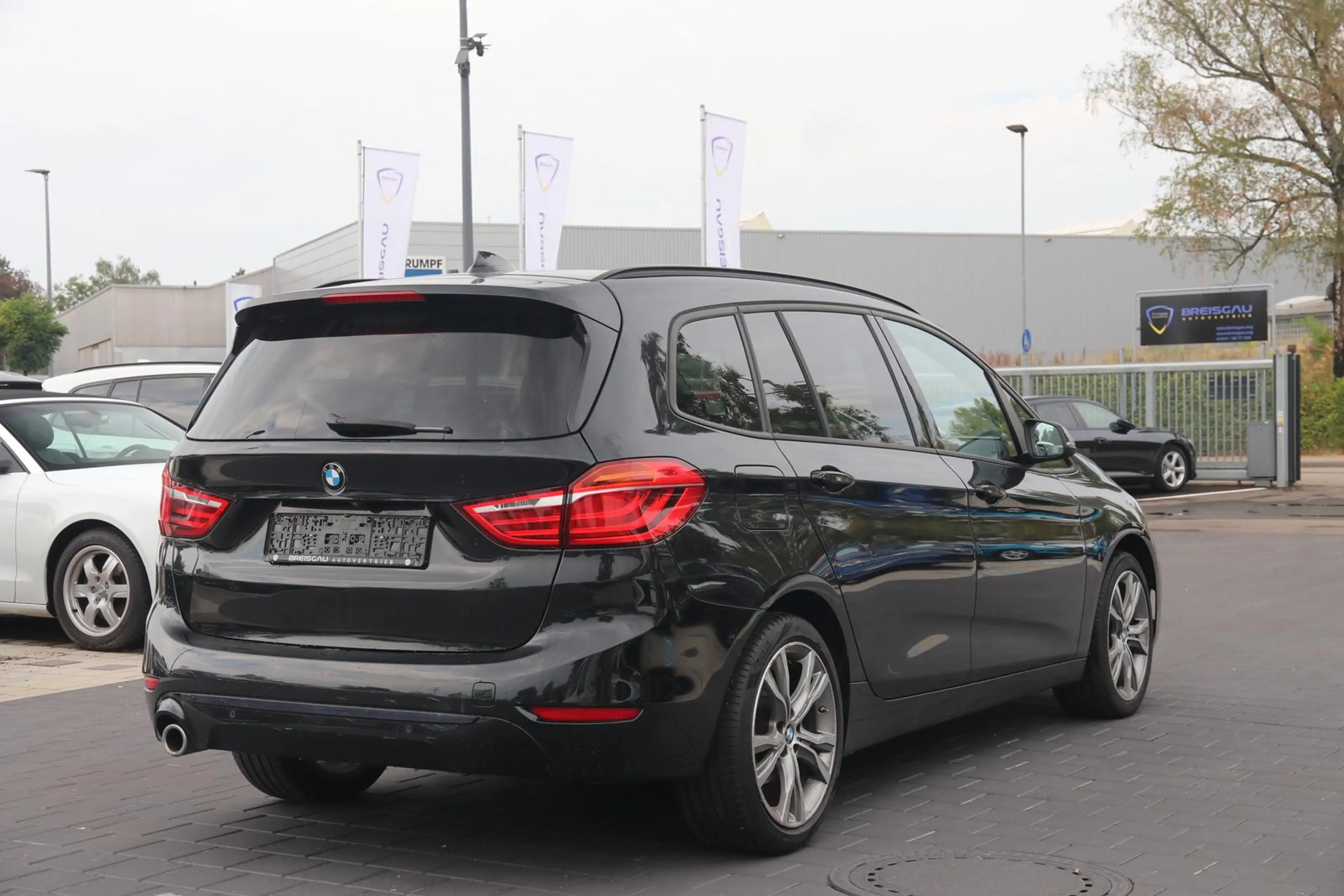BMW 216 i Gran Tourer Sport Line *Navi*Sitzheiz* — photo 5