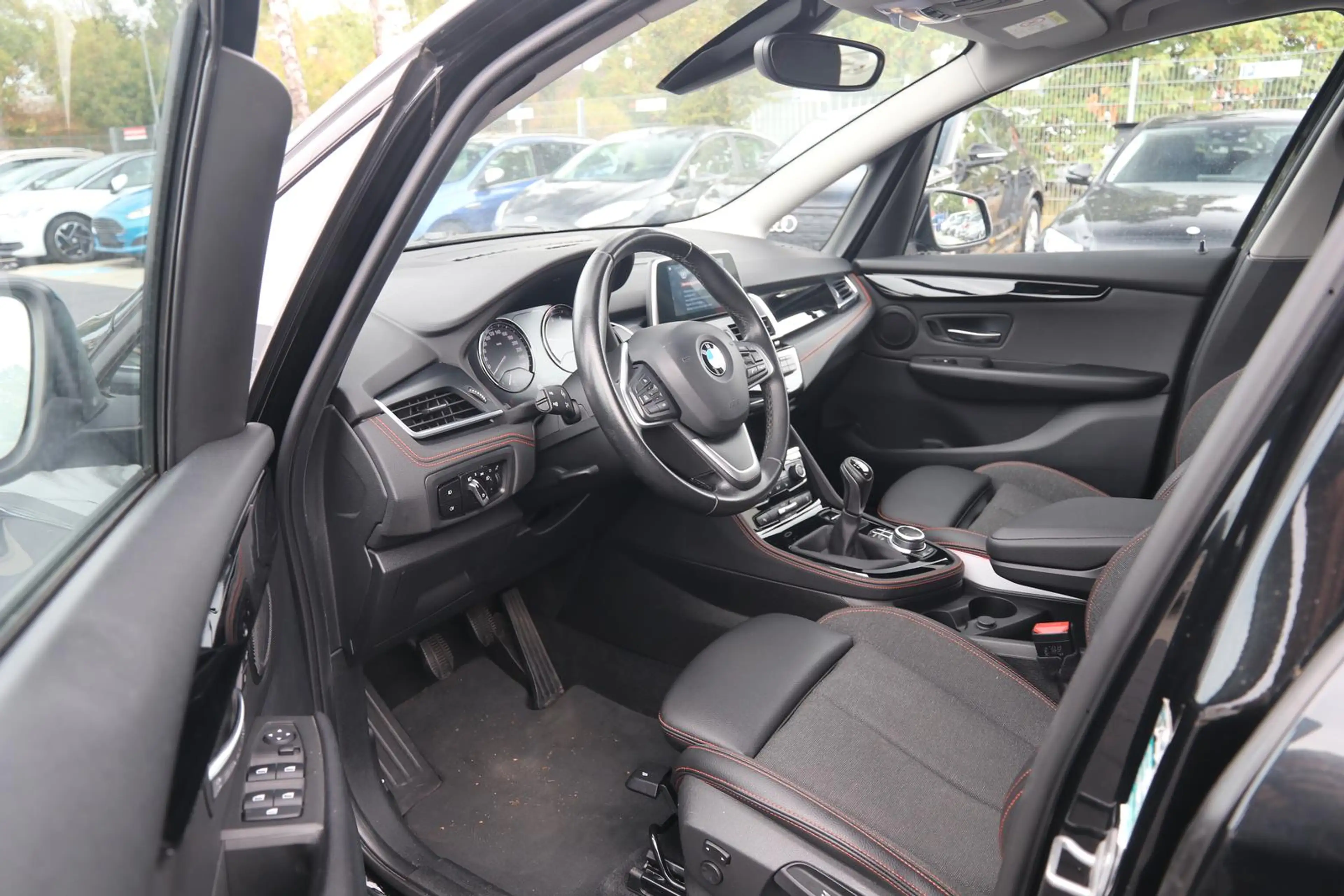 BMW 216 i Gran Tourer Sport Line *Navi*Sitzheiz* — photo 10