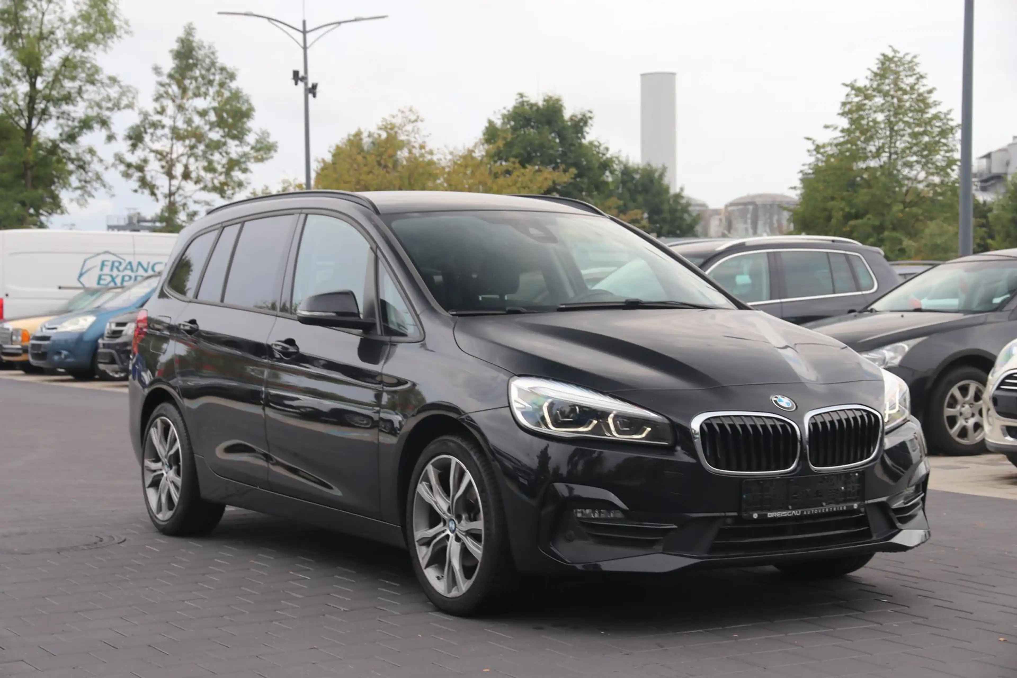BMW 216 i Gran Tourer Sport Line *Navi*Sitzheiz* — photo 3