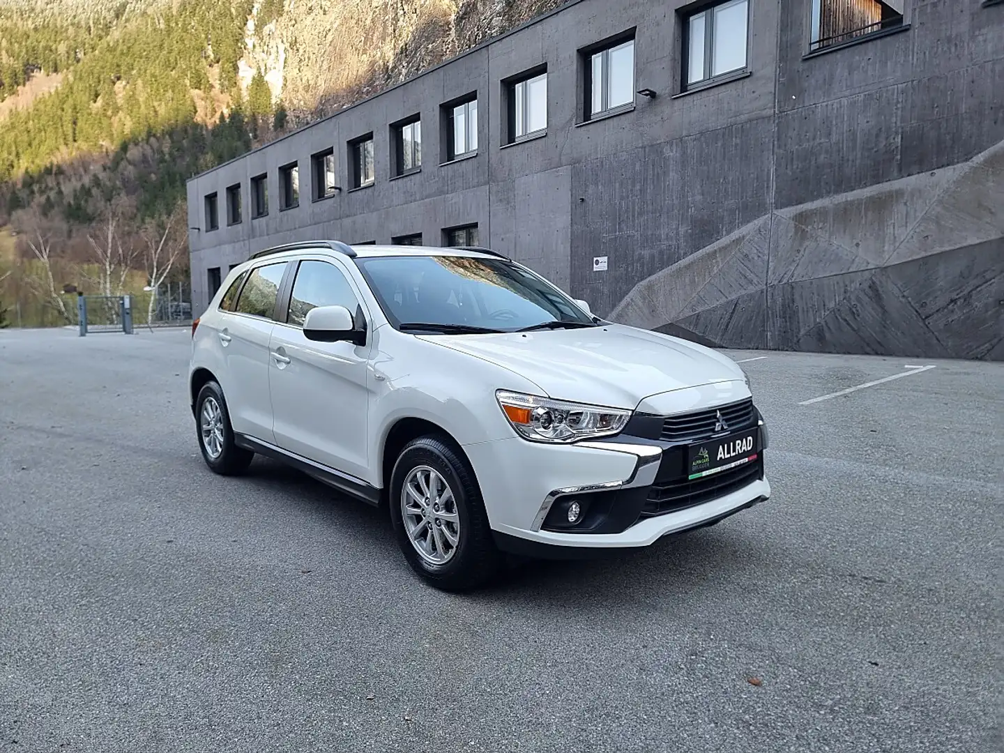 Mitsubishi ASX 1,6 DI-D LP Austria Edition Connect Weiß - 2