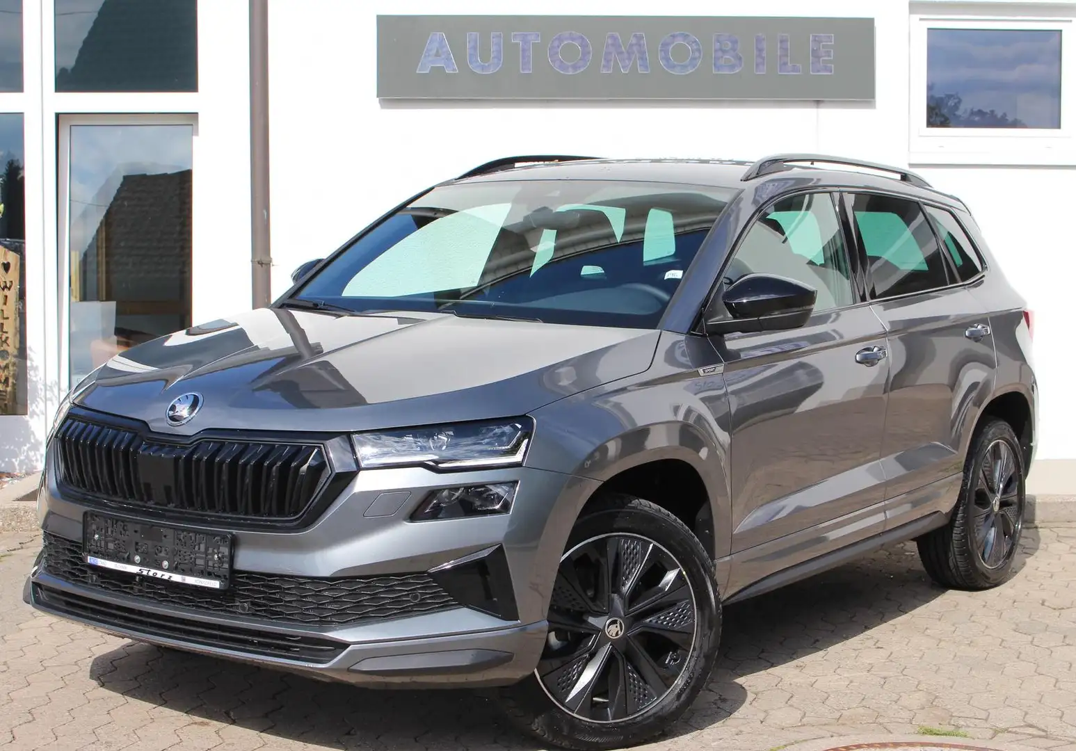 Skoda Karoq Sportline 1.5TSI DSG MATRIX LED KAMERA ACC Grau - 1